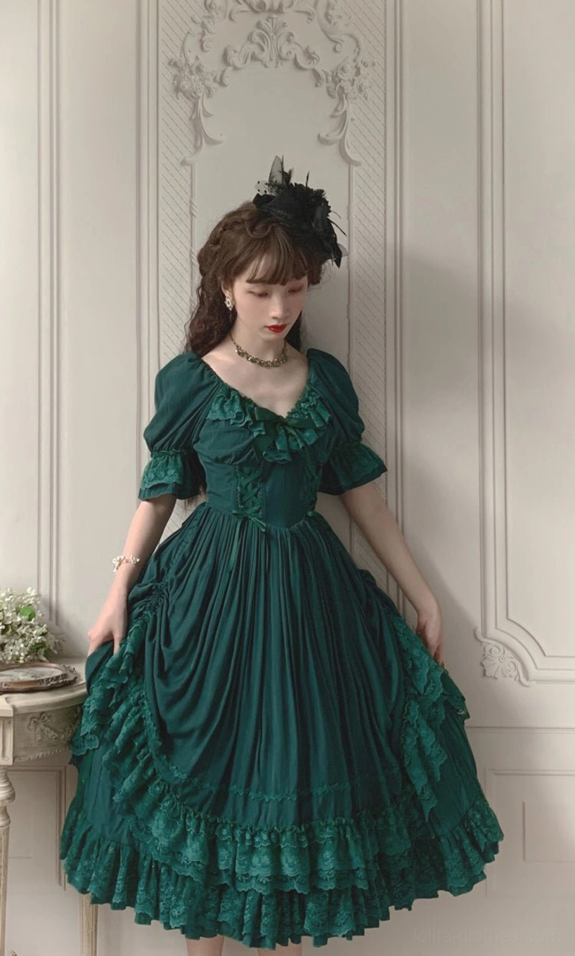French Lolita one-piece dress pre-wash instructions for black and red colors to prevent dye bleeding