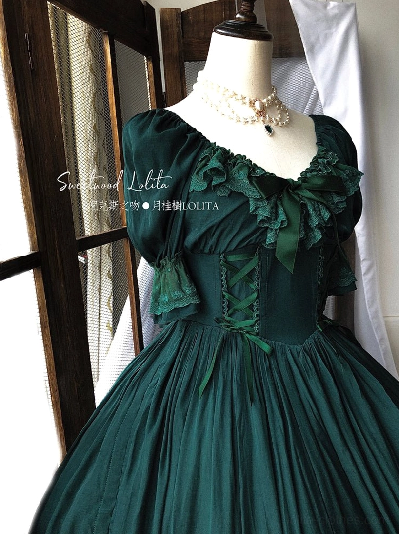 French Lolita one-piece dress puff sleeve detail with gathering and romantic volume in close-up view