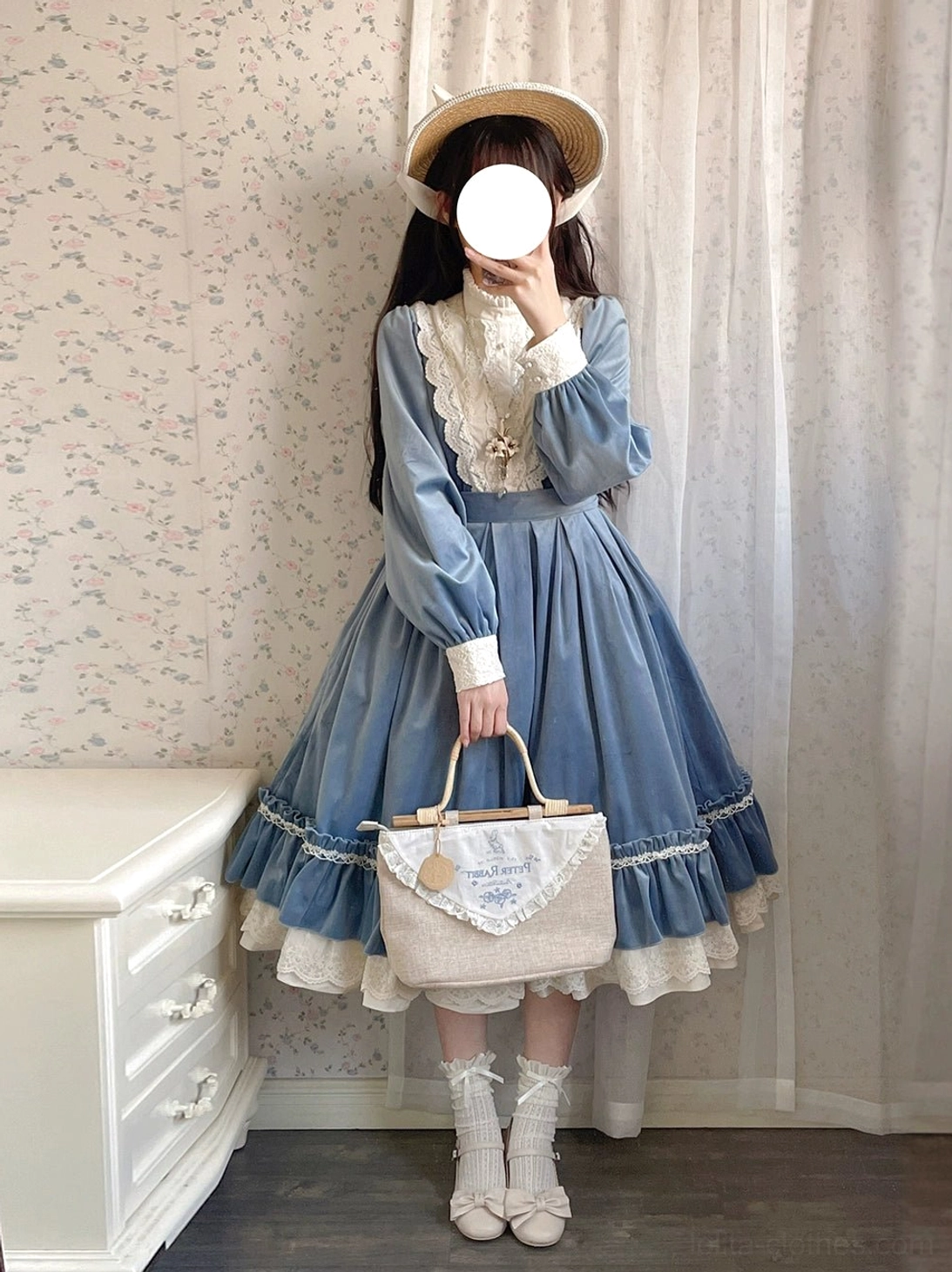 Vintage lolita op dress sleeve detail bubble cuff water-soluble embroidered lace trim long sleeves lace embellishment close-up shot