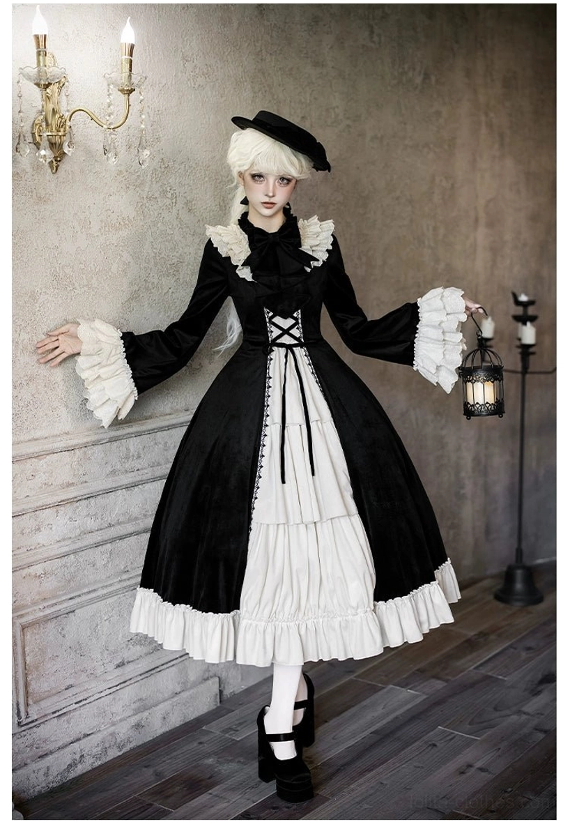 Lolita dress technical construction details front lace-up bodice 400cm hem circumference back zipper non-detachable waist tie