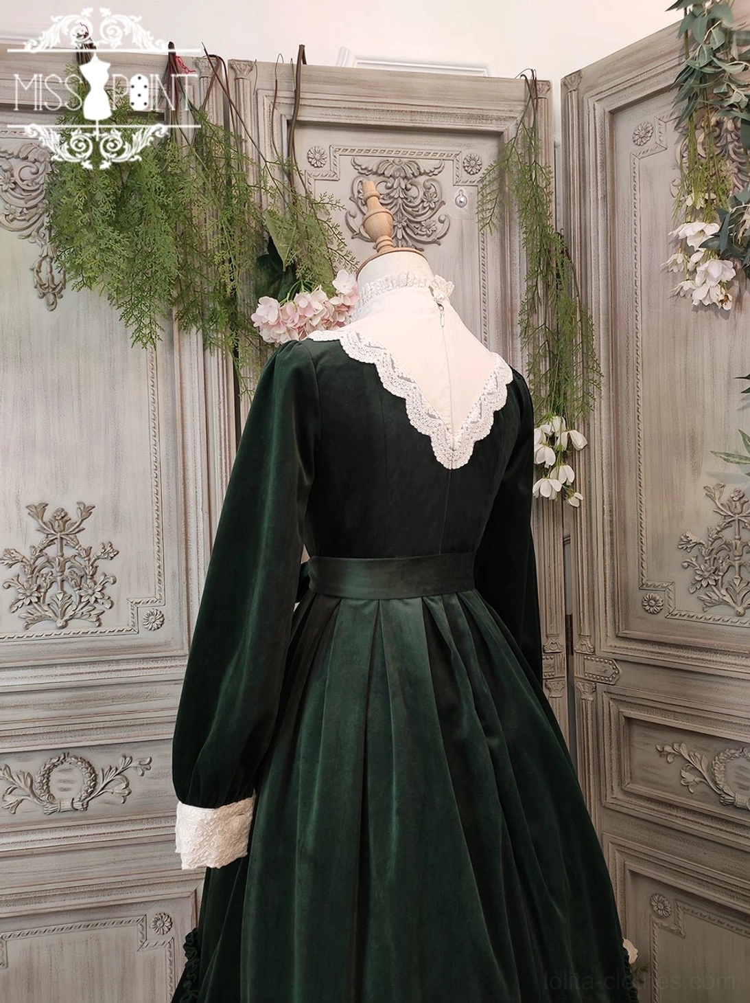 Vintage lolita op dress victorian influenced construction modern technique classical lolita design