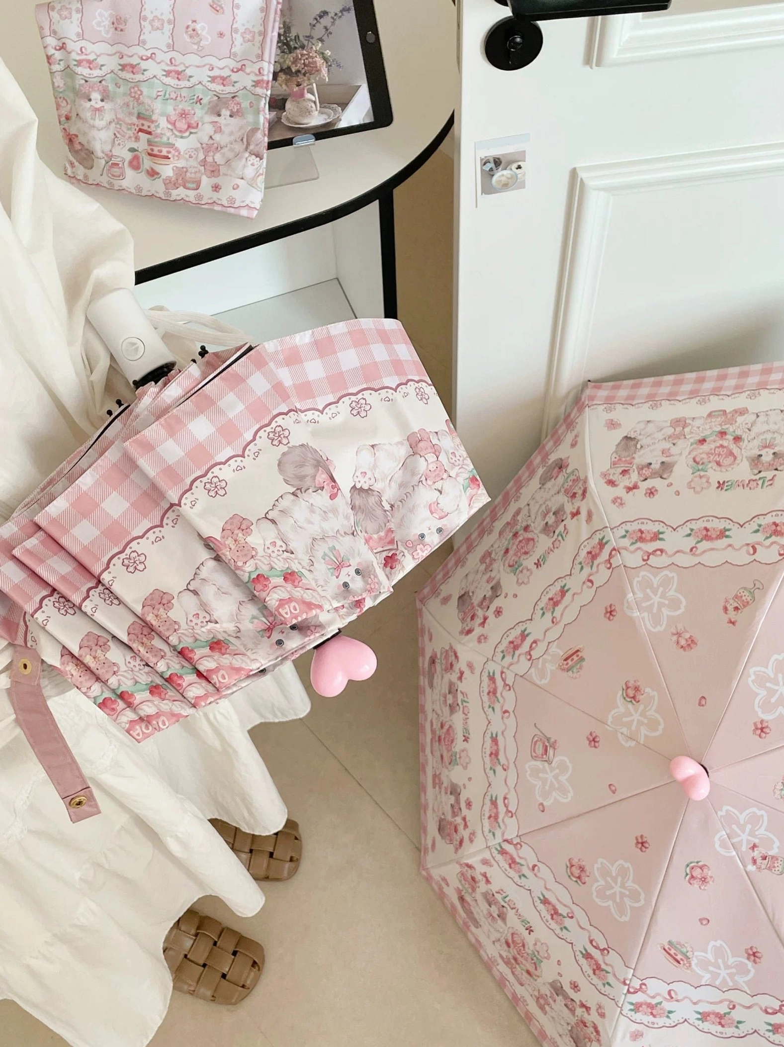Lolita parasol styling guide sweet aesthetic coordinates with matching accessories and fashion ensemble