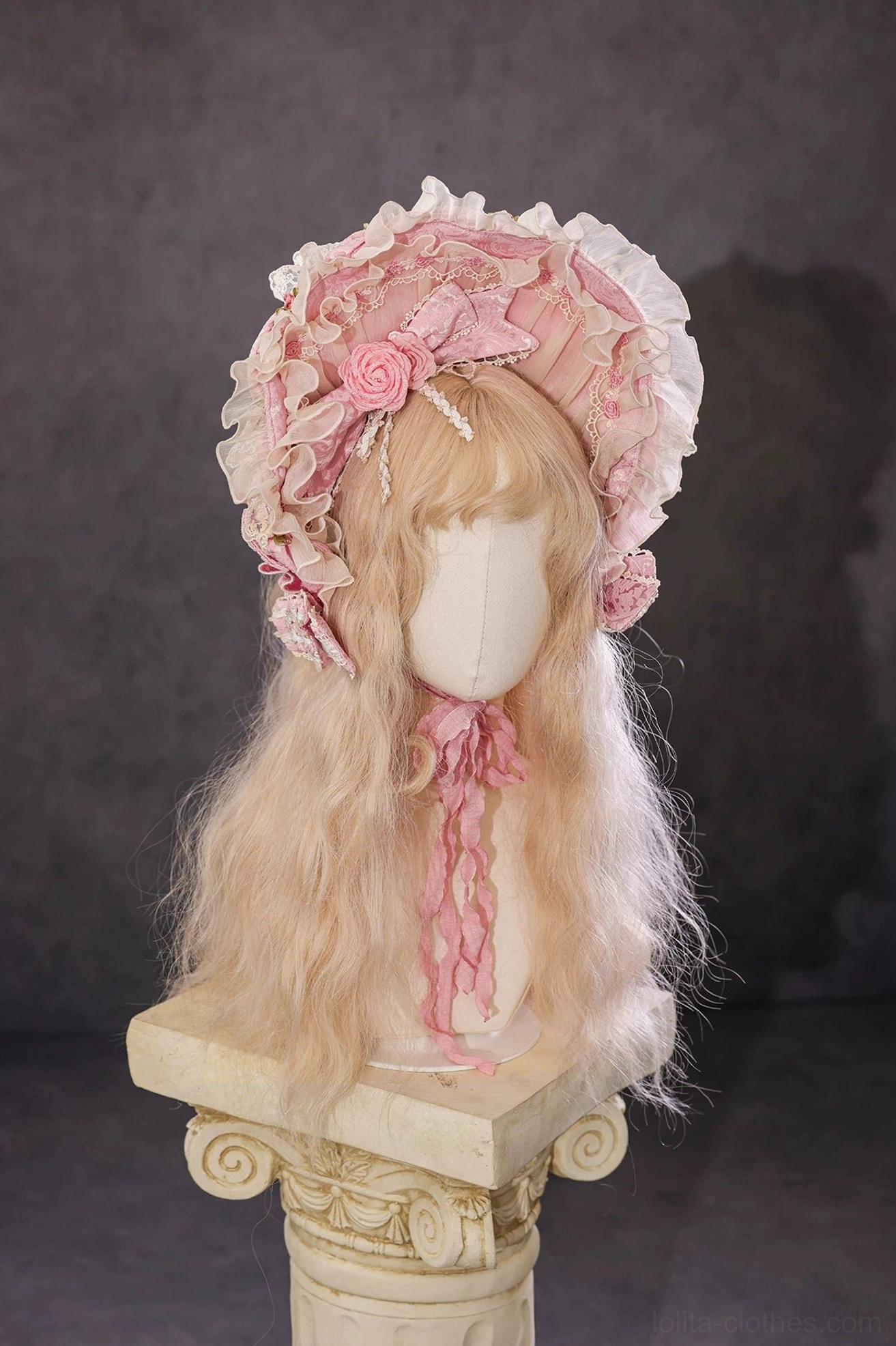 Lolita pearl chain choker display showing elegant romantic design and quality craftsmanship