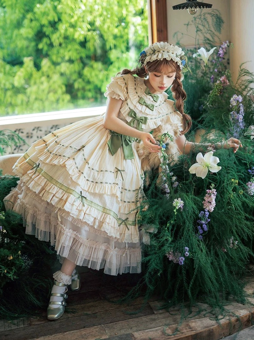 Adjustable lolita petticoat tulle layers details close-up showing multi-layer tulle construction, drawstring waist system, and layering capability for lolita silhouette