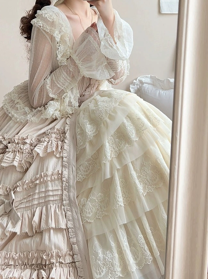 Lolita petticoat size chart measurement reference showing waist elastic and length specifications in centimeters and inches for proper fit