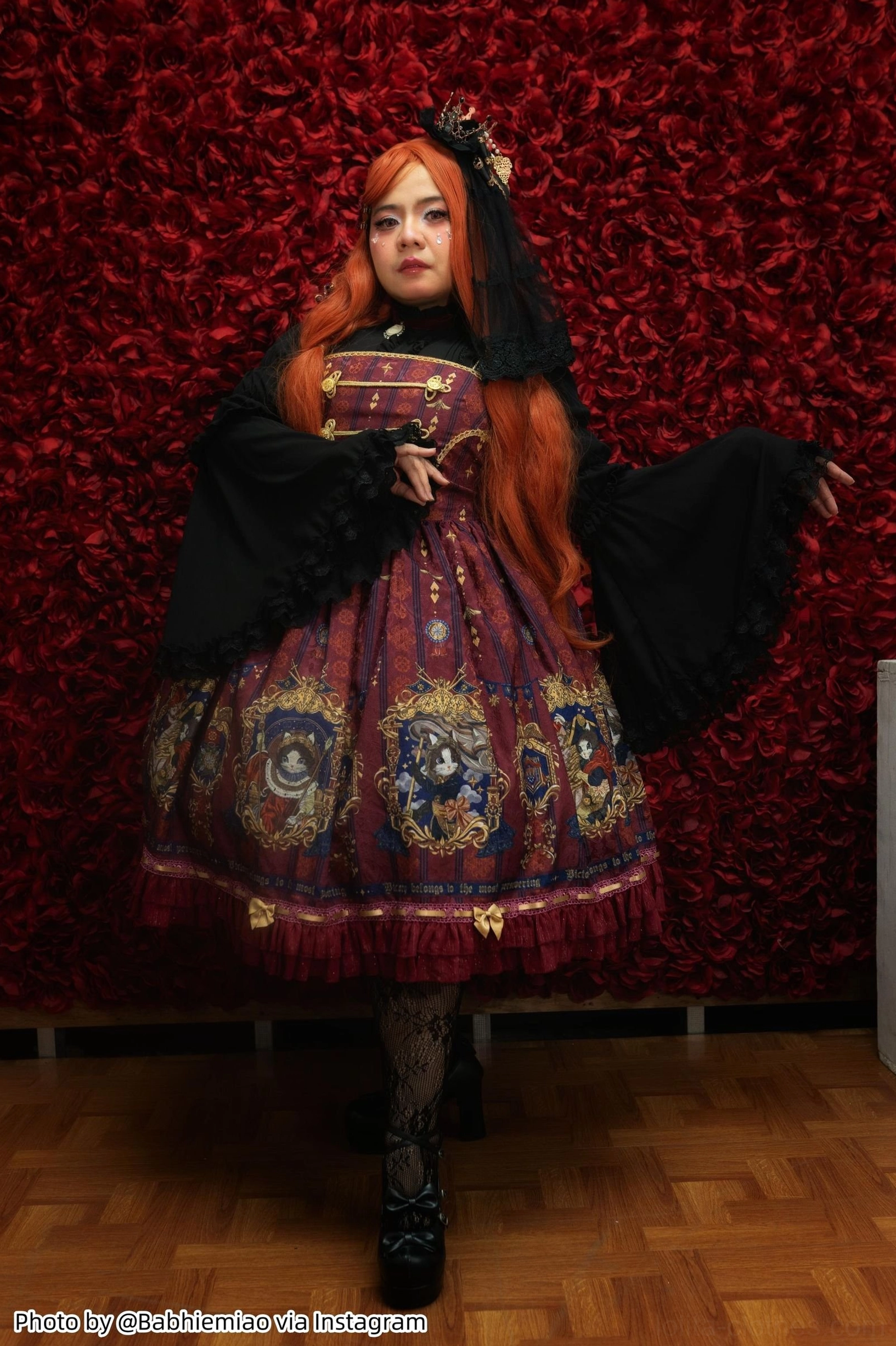 Lolita petticoat waist measurement detail flat lay showing 58-90cm elastic waistband accommodation and comfort design