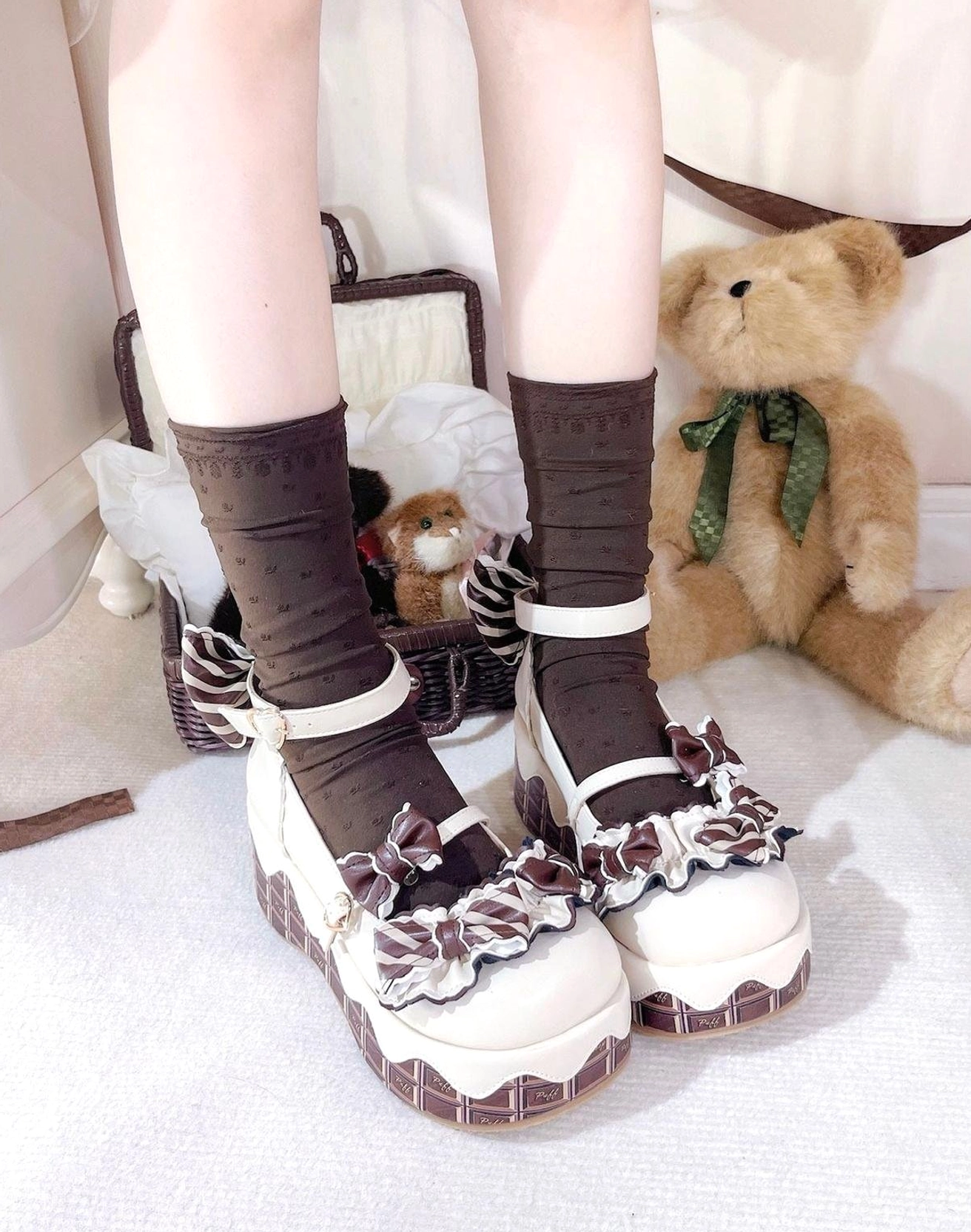Lolita platform shoes plush sponge insole detail showing polka dot pattern and cushioning comfort design for all-day wear
