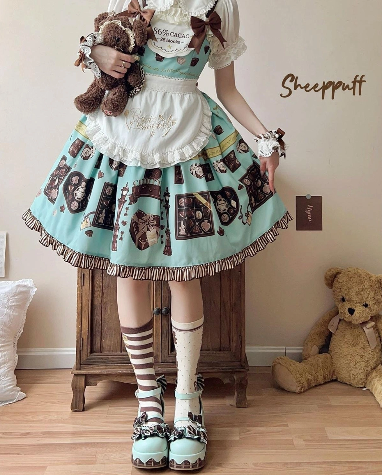Sweet lolita platform shoes side profile showing platform height thick sole profile round-toe silhouette and bow decoration placement