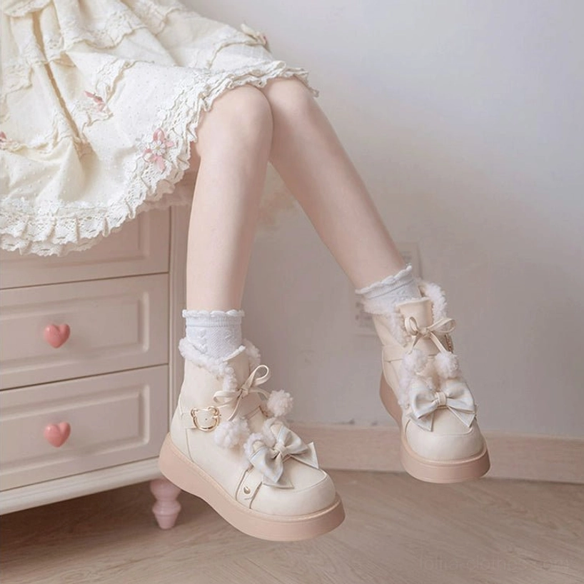 Lolita snow boots heating warmth properties thick fleece insulation comfortable cozy winter wear extended use practical feature