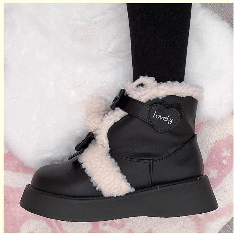 Lolita snow boots maintenance care plush lining preservation demonstration