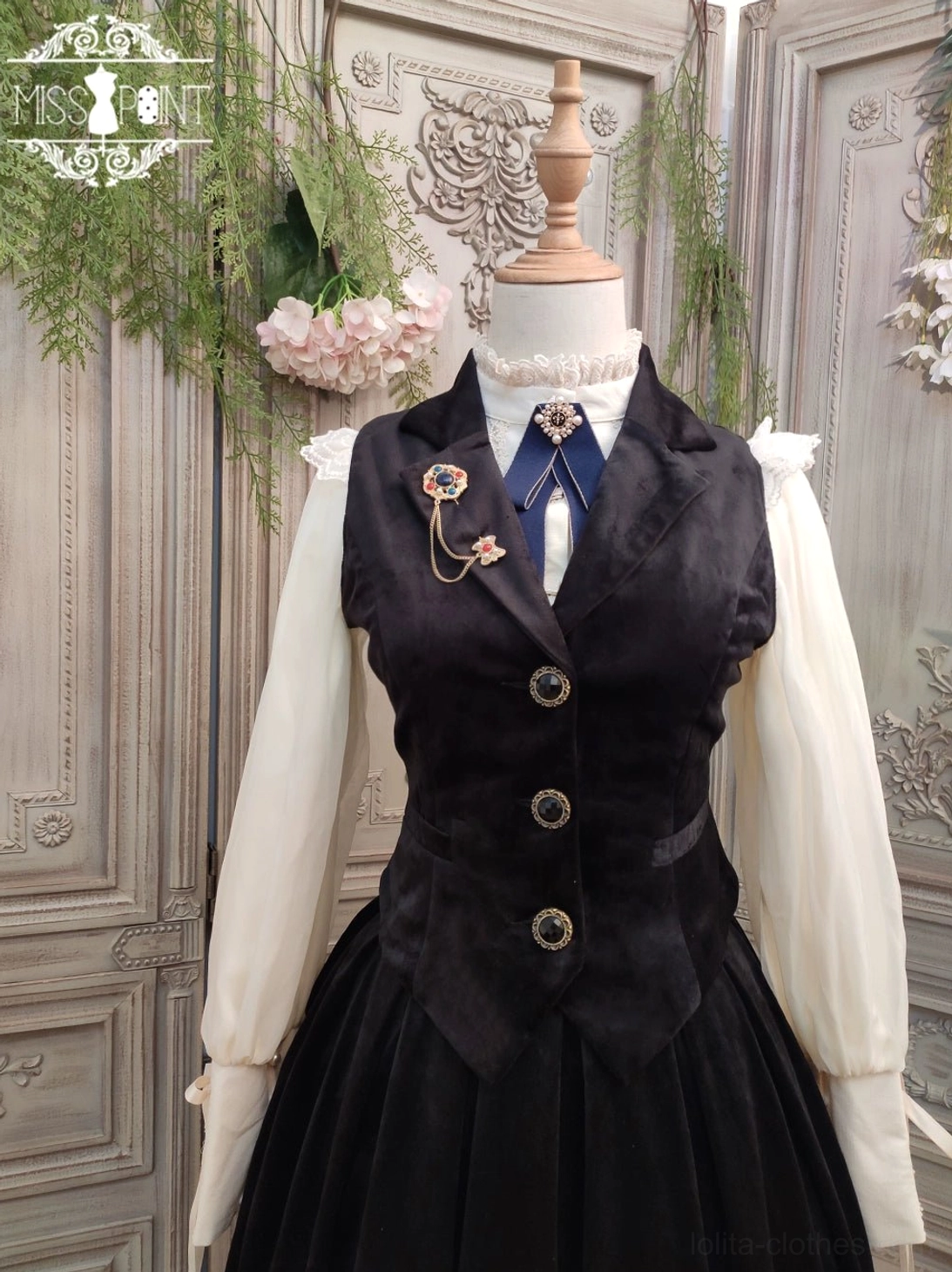 Lolita waistcoat high-waisted lace skirts a-line silhouette classic proportions