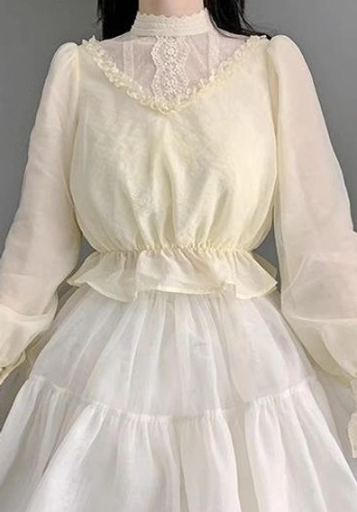 Love Poem cream basic lolita blouse front medium close-up clean design lace stand collar white tiered skirt coordinate