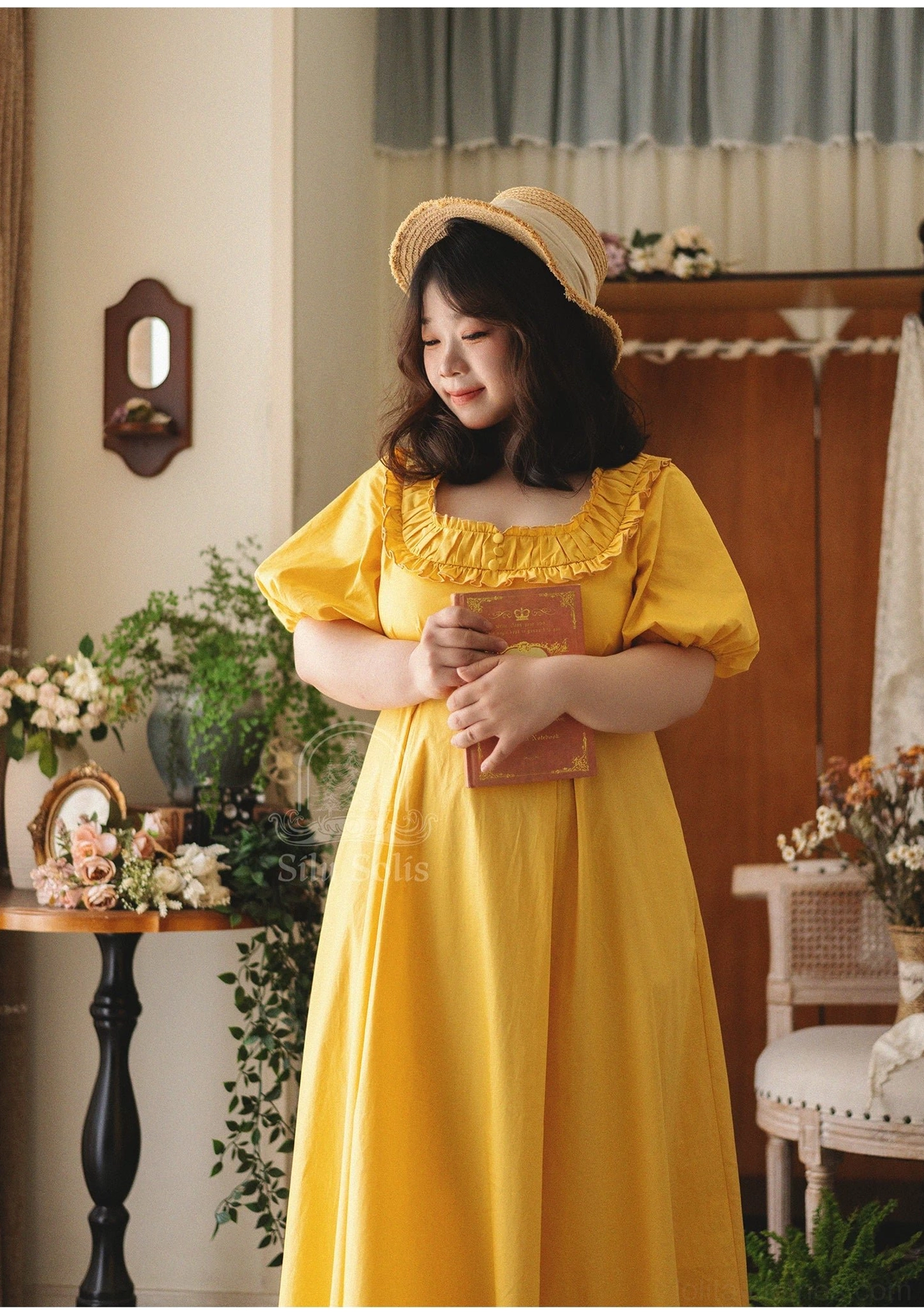 Country lolita cotton dress pocket detail showing functional side pockets integrated into a-line skirt construction