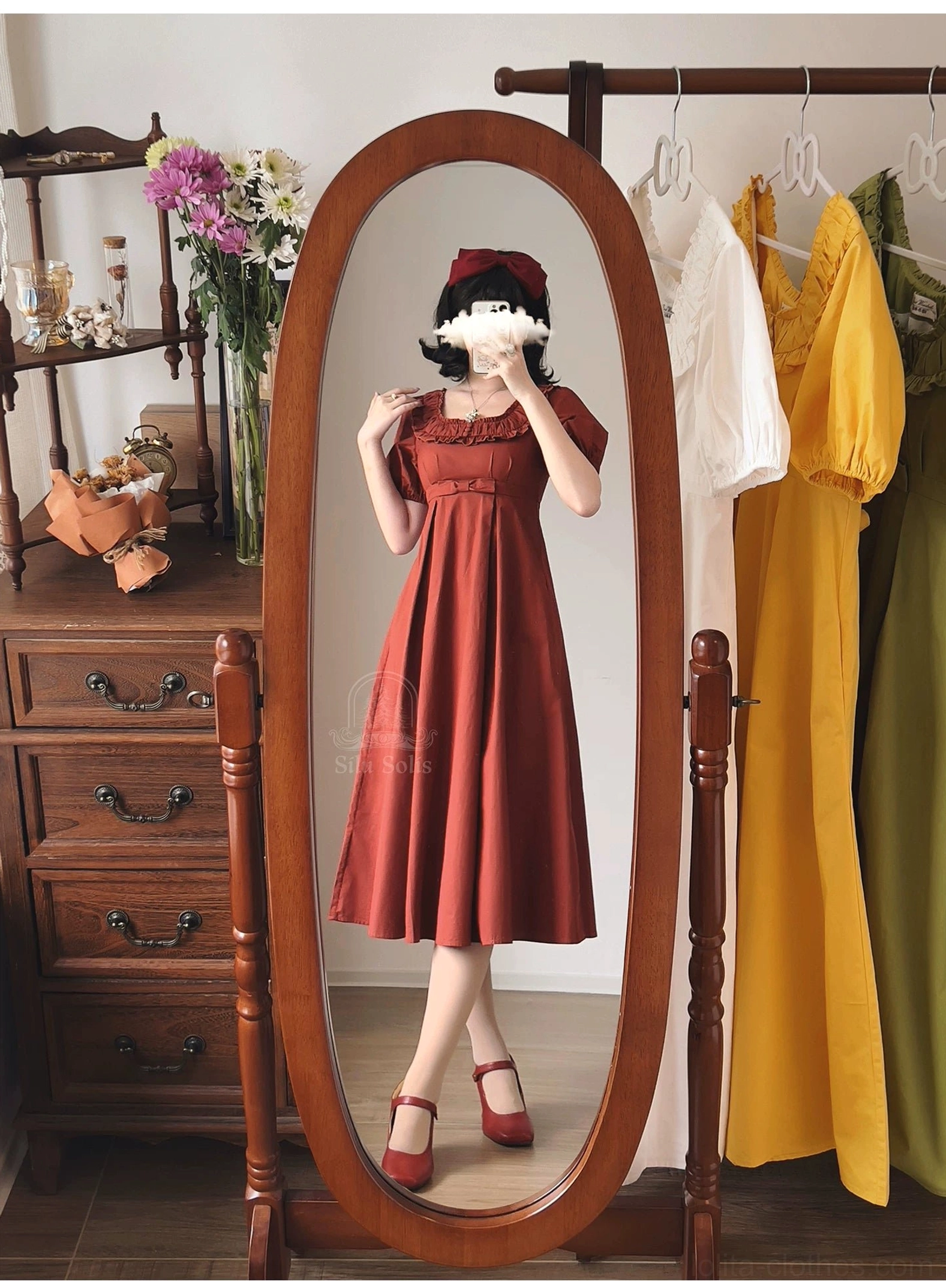 Lolita country OP dress storage tips hanging preservation protective garment bag travel care