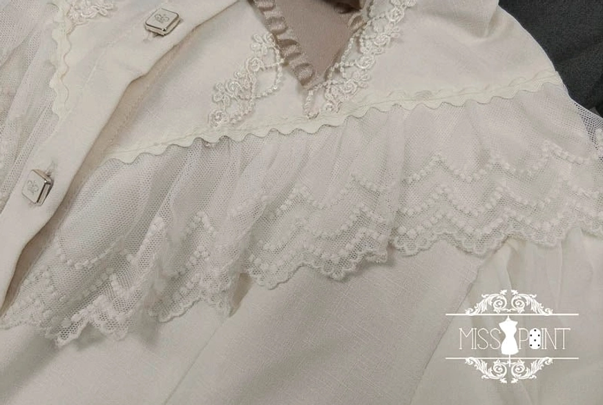 Mutton sleeve lolita blouse fitting and silhouette reference model