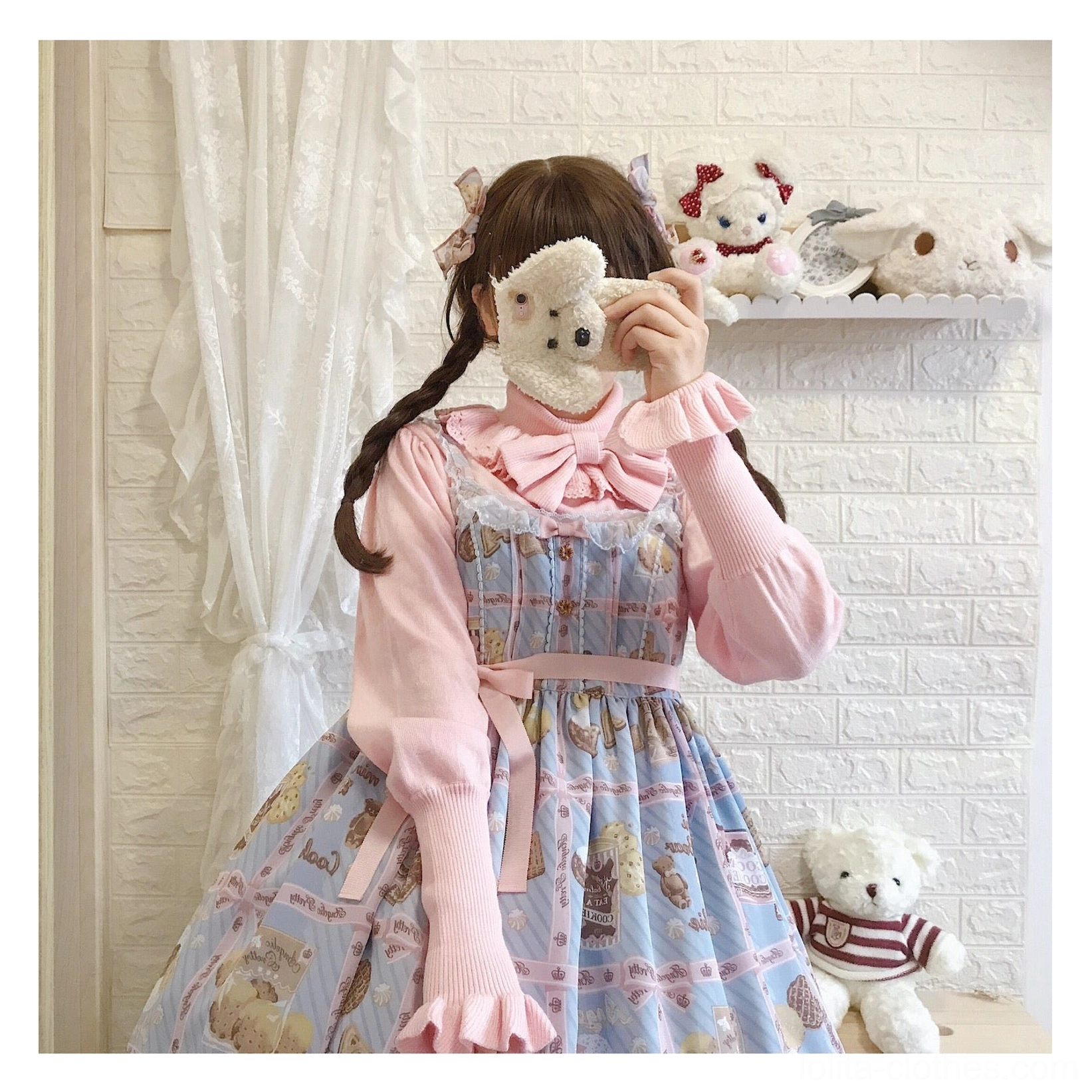 Ruffled mutton sleeve detail wool lolita sweater flounced cuff historical sleeve design aesthetic
