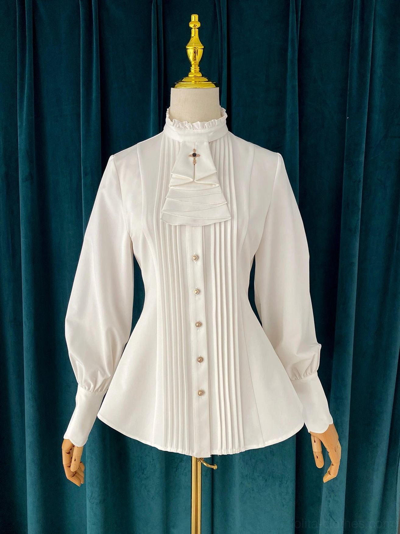 Mutton sleeve stand collar Lolita blouse daily wear casual styling suggestion versatile fashion piece example