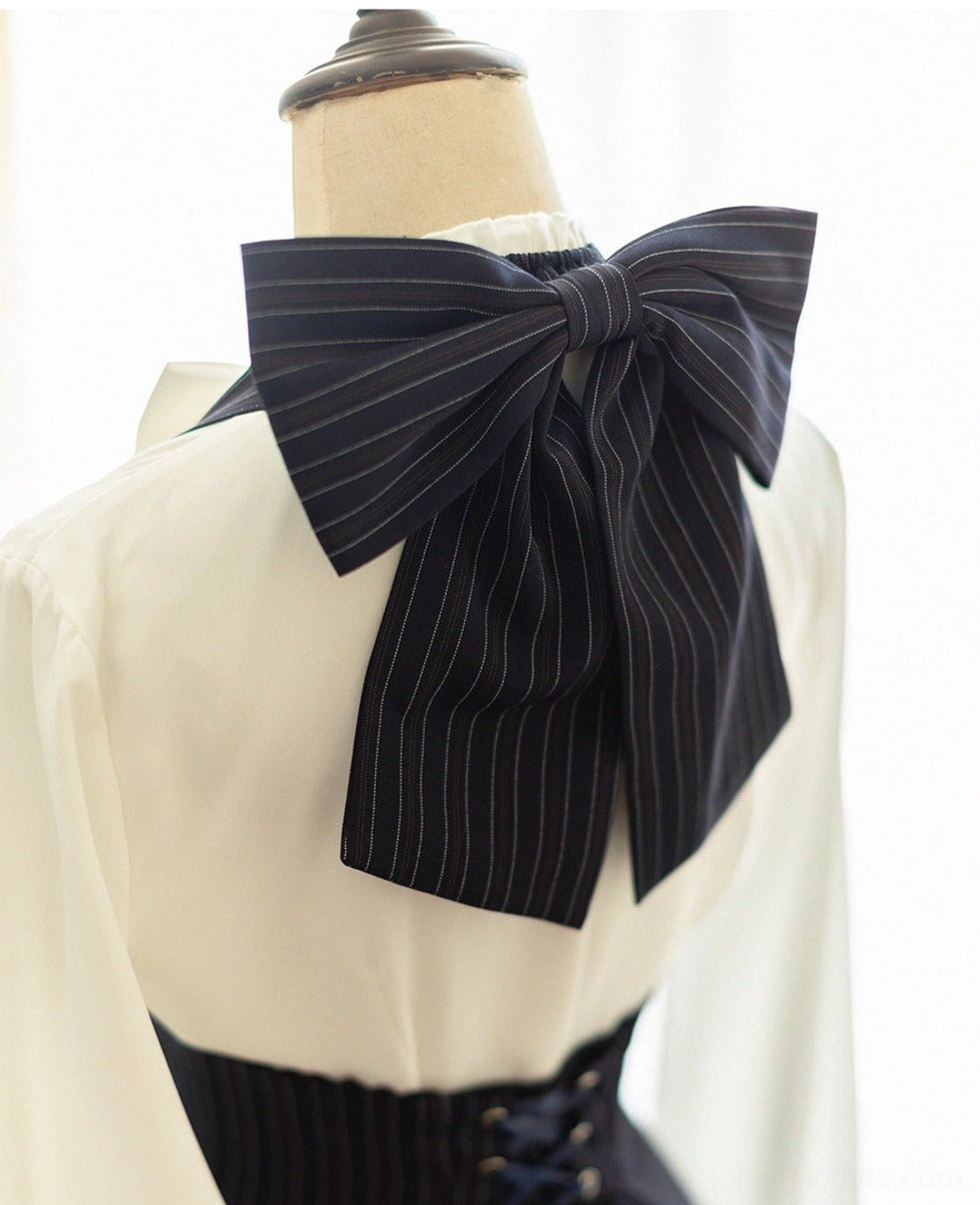 Complete vintage lolita coordinate navy blue striped halter JSK white French blouse set elegant sophisticated fashion styling guide