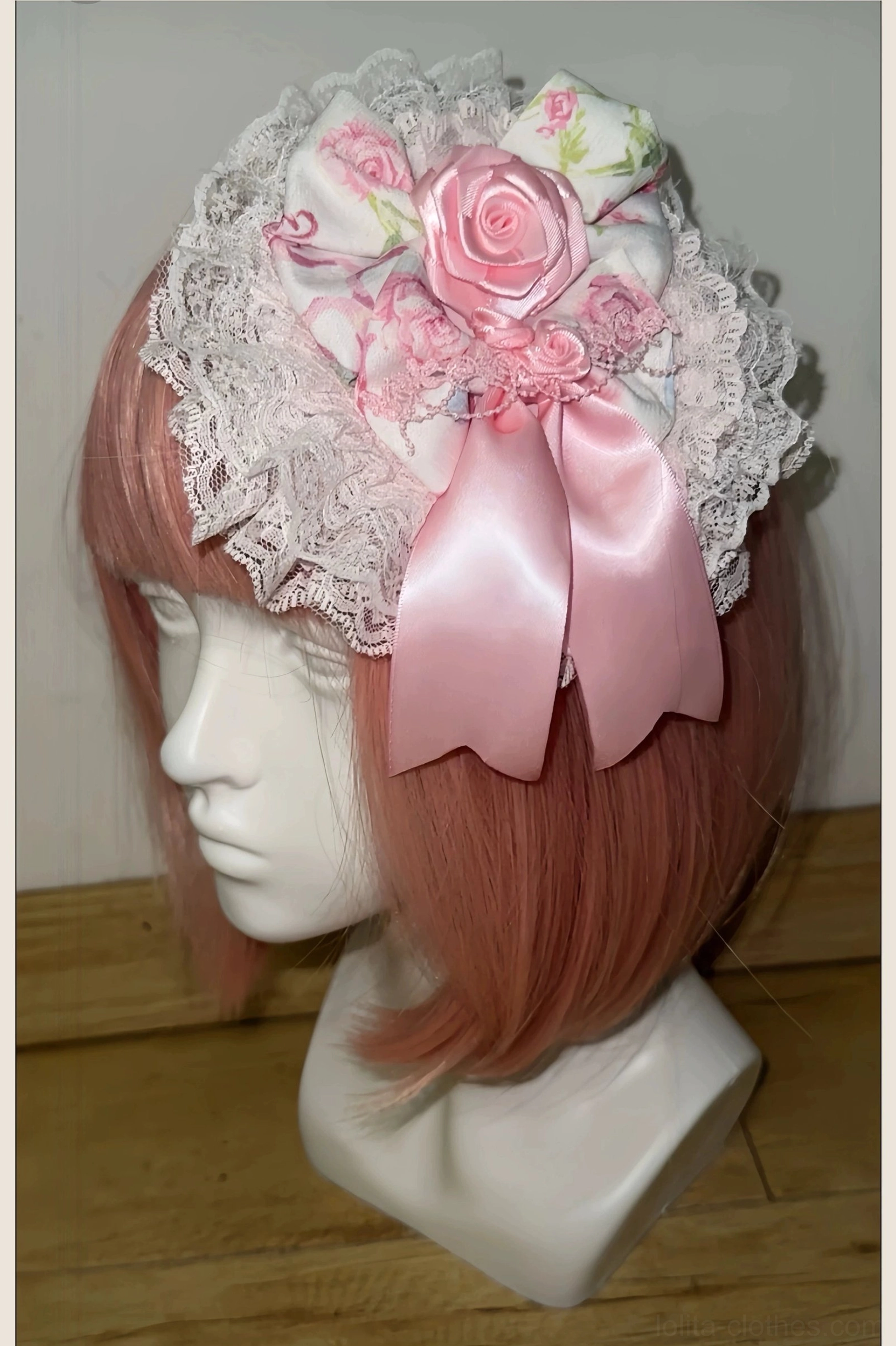 Old school Lolita JSK dress showing between-size fitting recommendations and choosing larger size for comfort
