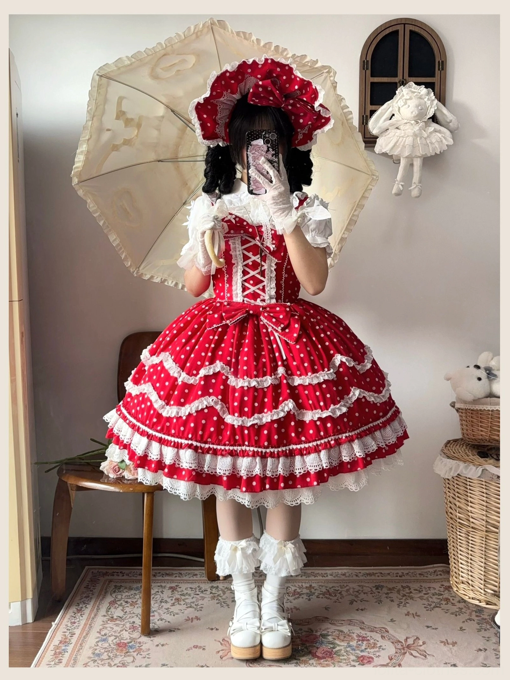 Old school lolita jsk red polka dot full-body mirror selfie scalloped white lace skirt trim matching bonnet oversized parasol accessory