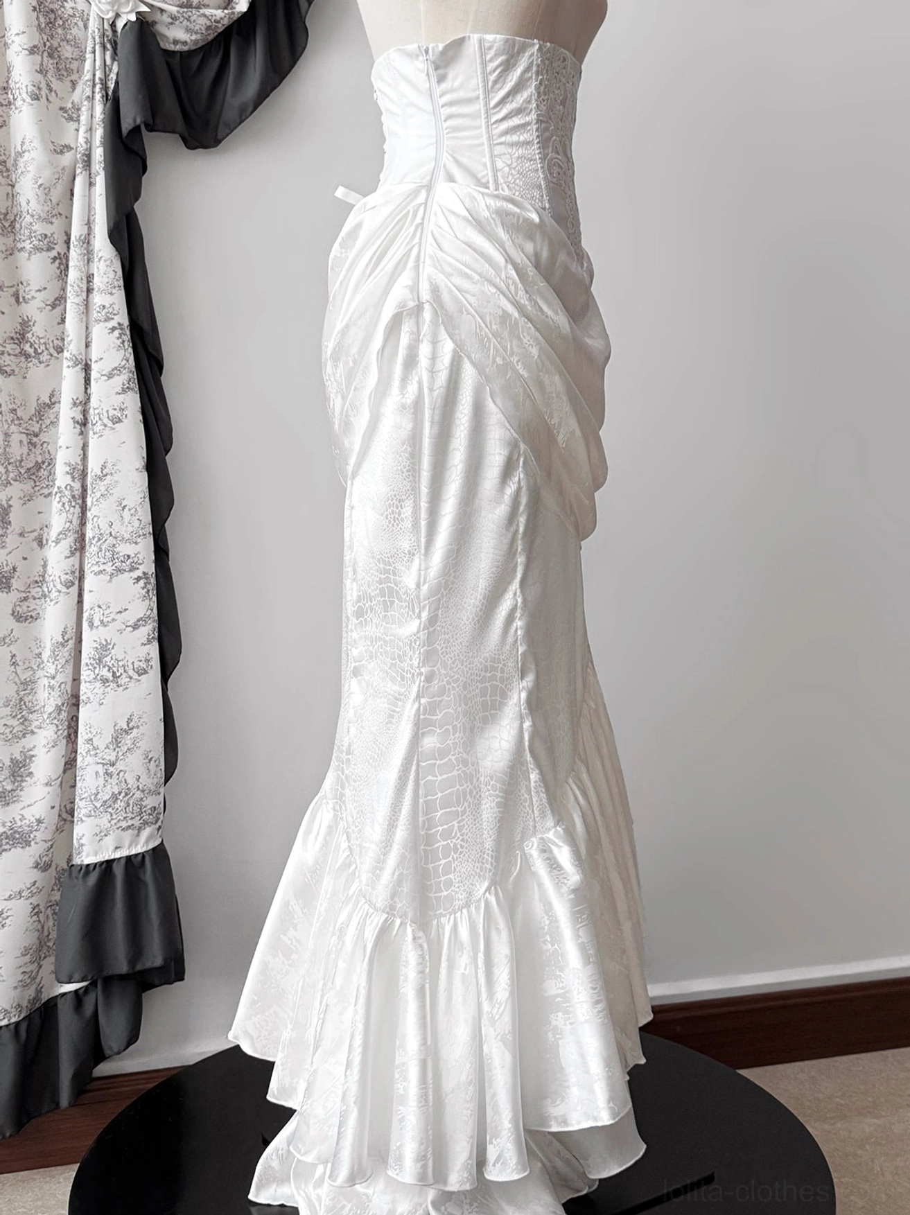 Oracle gothic lolita mermaid skirt white variant on display showing lace corset detail and pristine satin finish