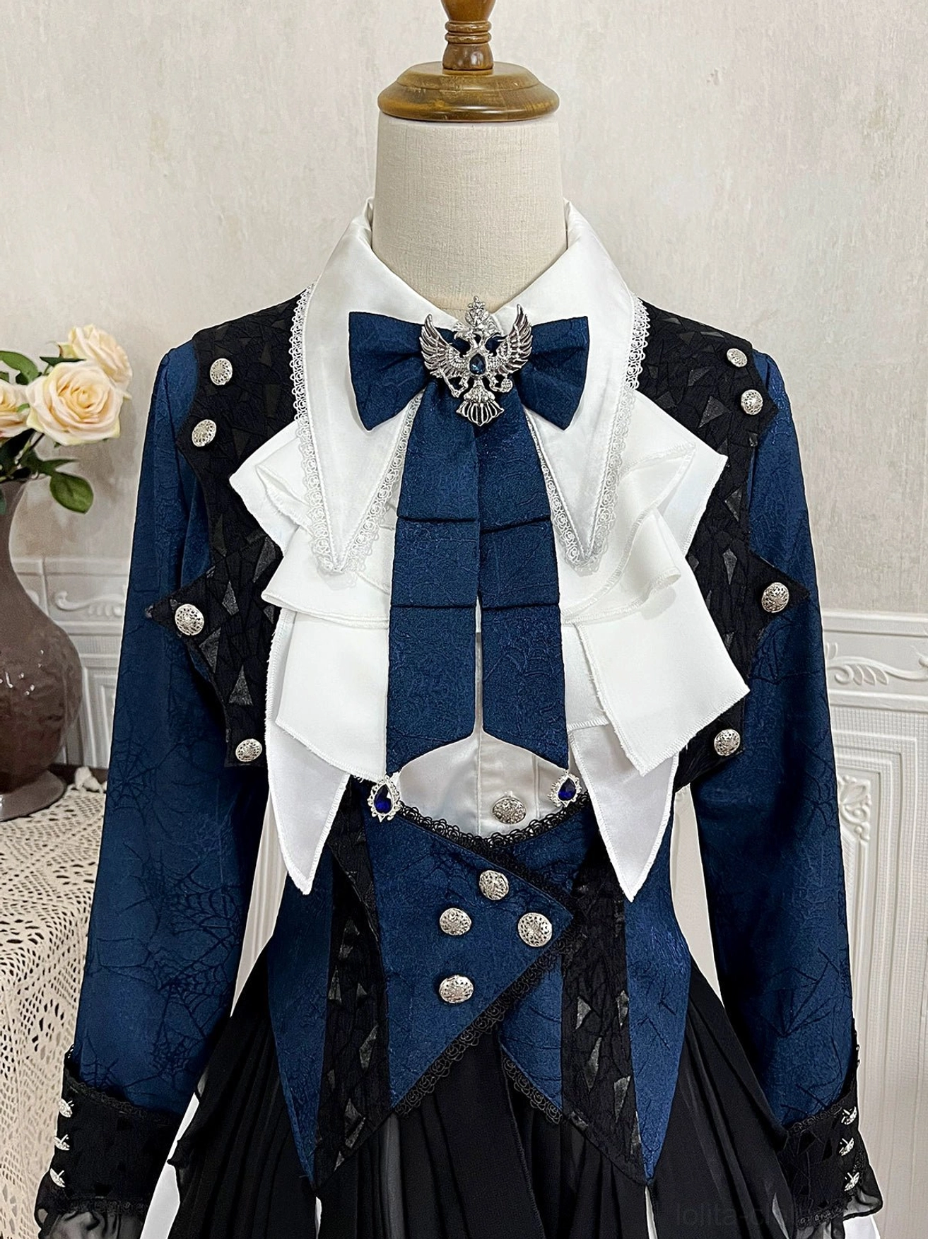 Ouji lolita bloomer shorts tailored fit side zipper closure elastic waist jacquard fabric detail view