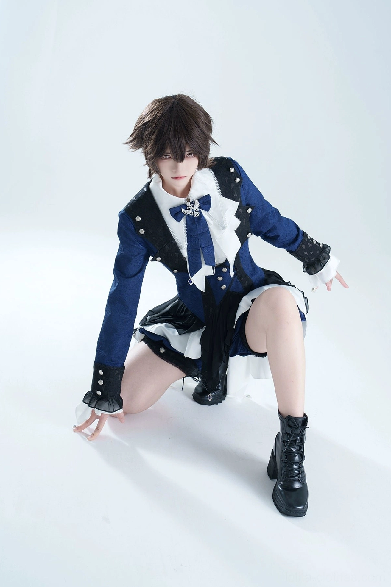 Ouji lolita coat detail shot jacquard fabric texture bat-wing collar construction seaming craftsmanship