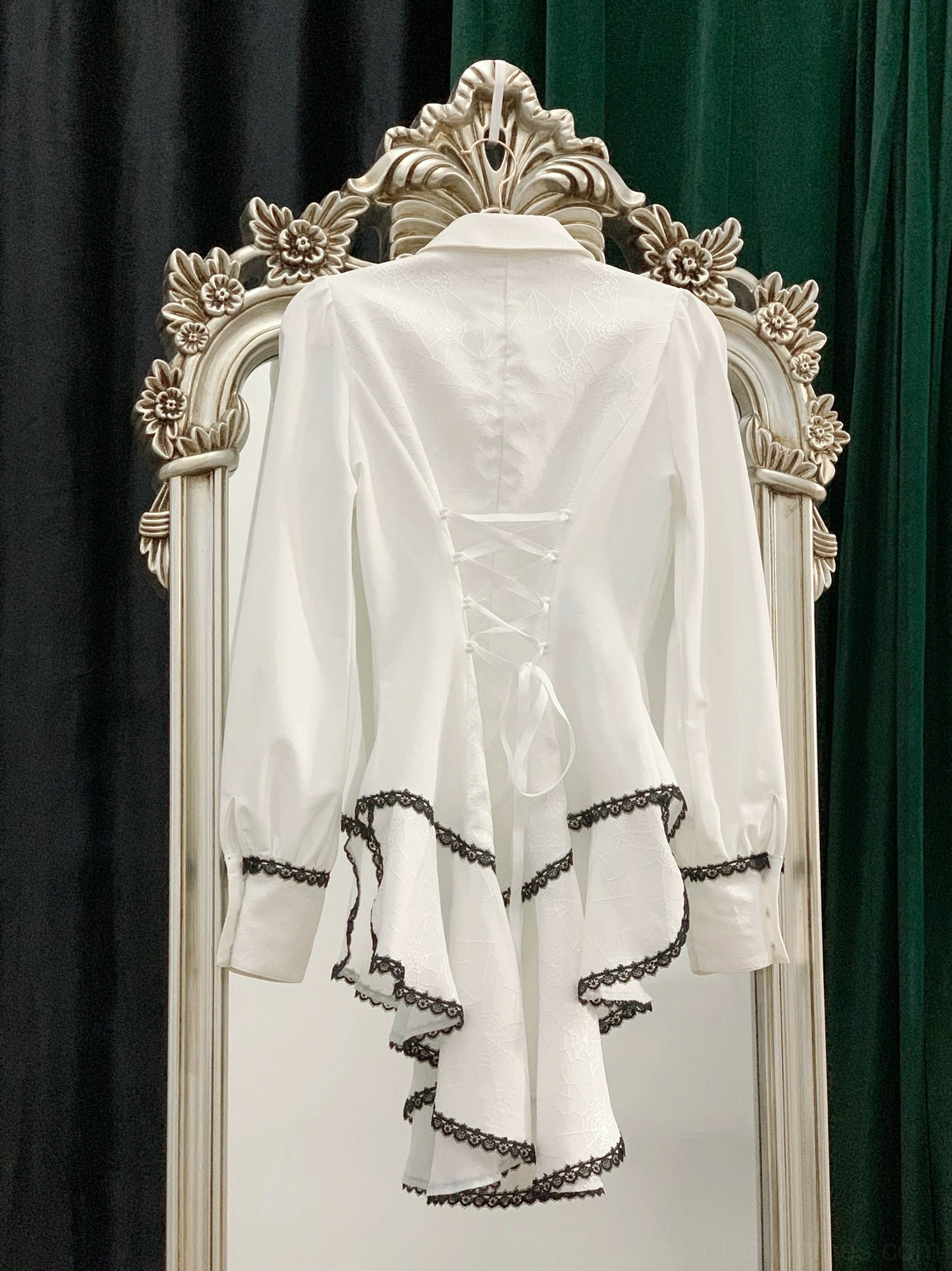 Gothic Ouji lolita spiderweb shirt shown on different body types demonstrating fit across size range S M L XL XXL inclusive