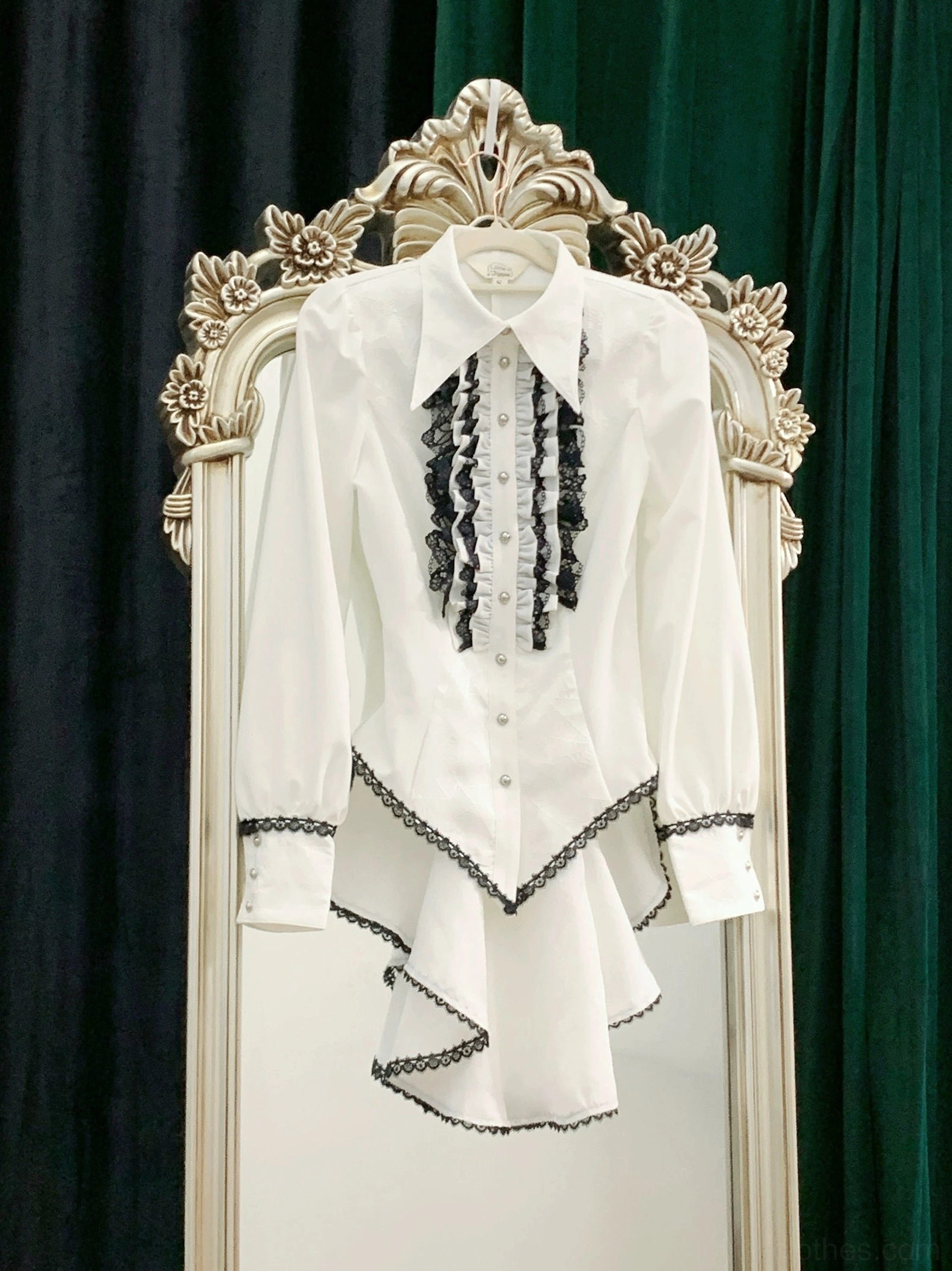 Gothic Ouji lolita spiderweb shirt sleeve length measurement detail showing long sleeve and short sleeve comparison on models