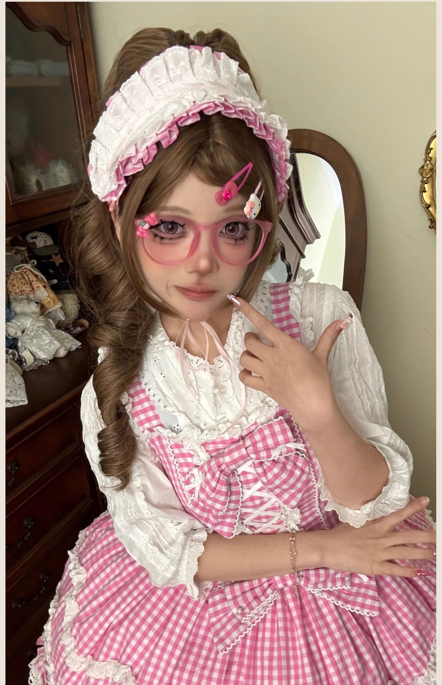 Pink gingham vintage-inspired old school Lolita jumper skirt dress, lace-up corset fitting and adjustment demonstration showing how to customize the dress fit