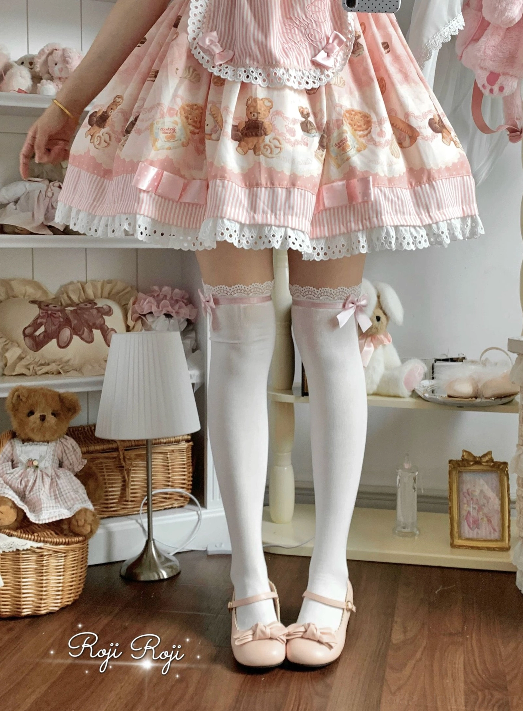 Pink over-knee lolita socks with full-length thigh-high presence lace and bow details perfect matched pink printed lolita dress outfit