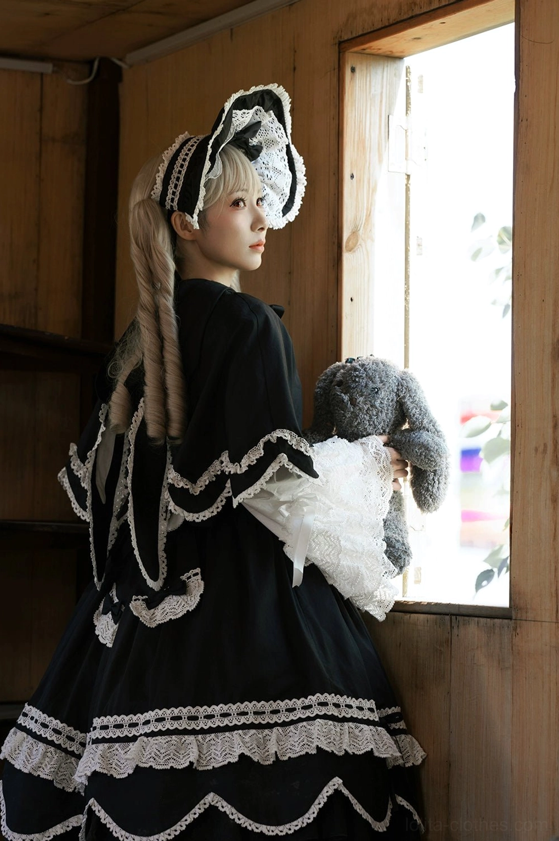 Pink rabbit ear lolita cape vintage petal hem design oversized bunny hood sweet lolita aesthetic layering piece