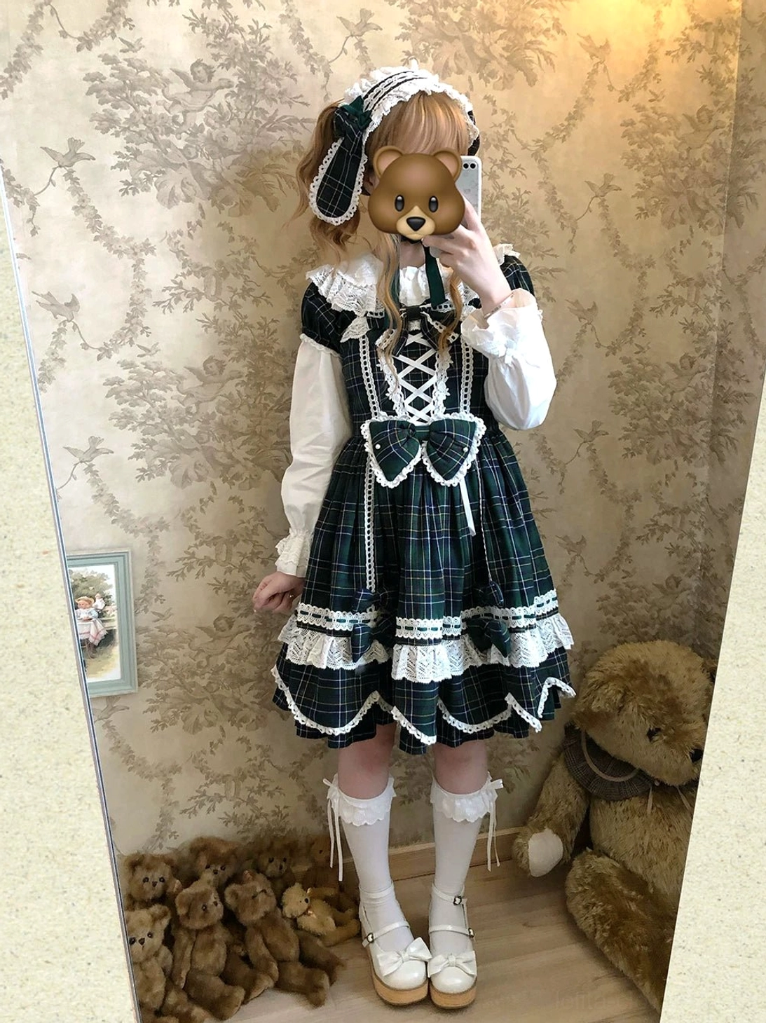 Plaid lolita one-piece dress showing back shirring area and flexible waist stretch system (3.1-3.9 inches accommodation)