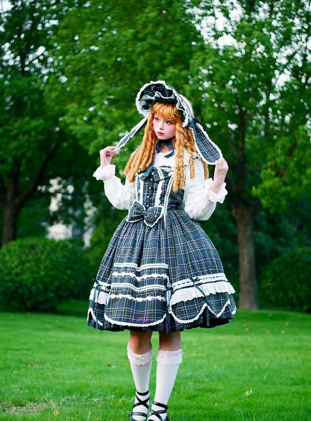 Plaid Petal Bunny lolita jumper skirt dress British tartan pattern reference historical fashion influence design origin