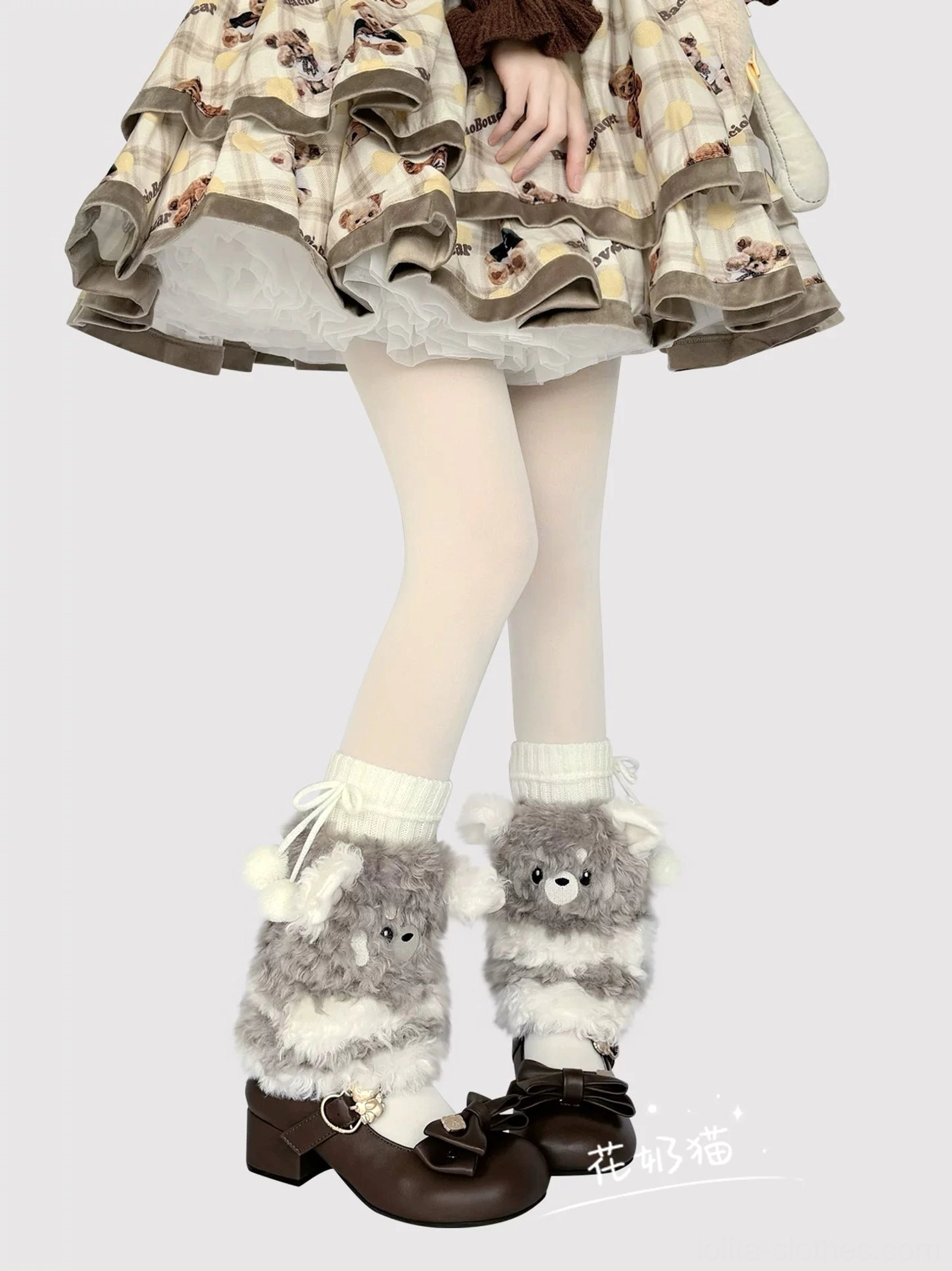 Plush bear leg warmers kawaii lolita winter fashion styling guide multiple color variations and styling options close-up detail
