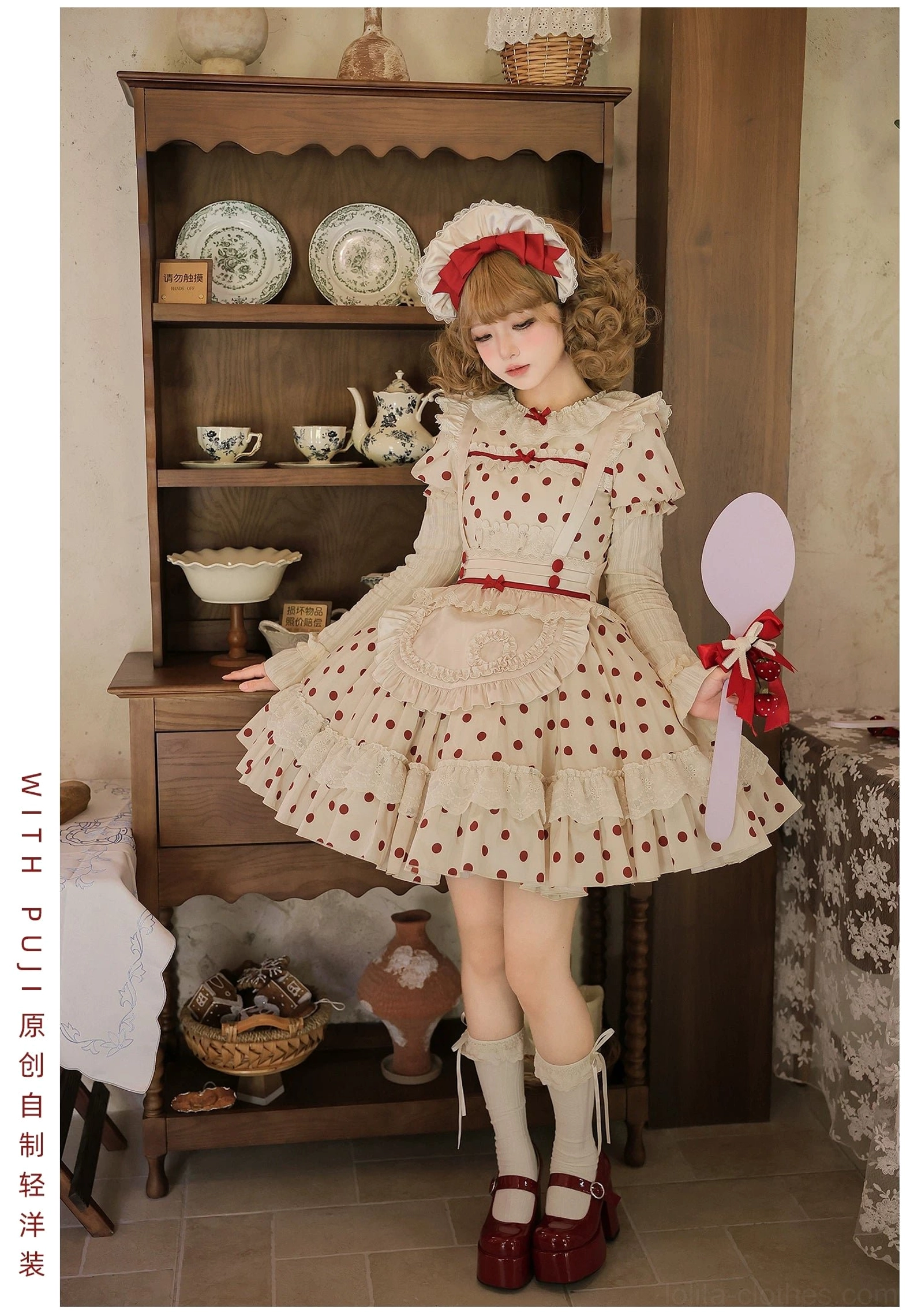 Polka dot lolita OP dress petite frame size S pronounced silhouette proportion styling small body coordinate