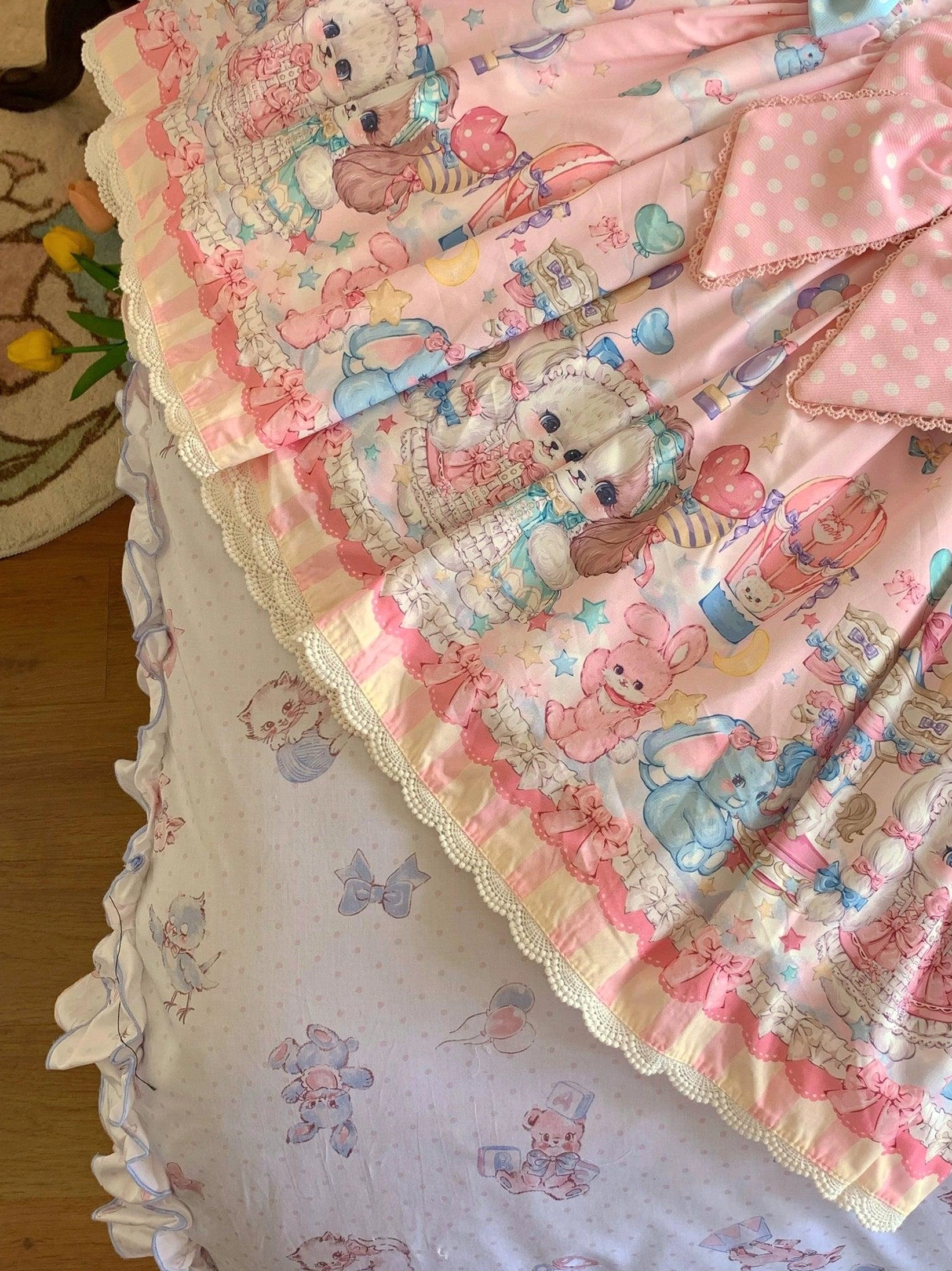 Black and pink puppy Lolita salopette striking color contrast Sweet Lolita jumper skirt bold design option with cute puppy motifs