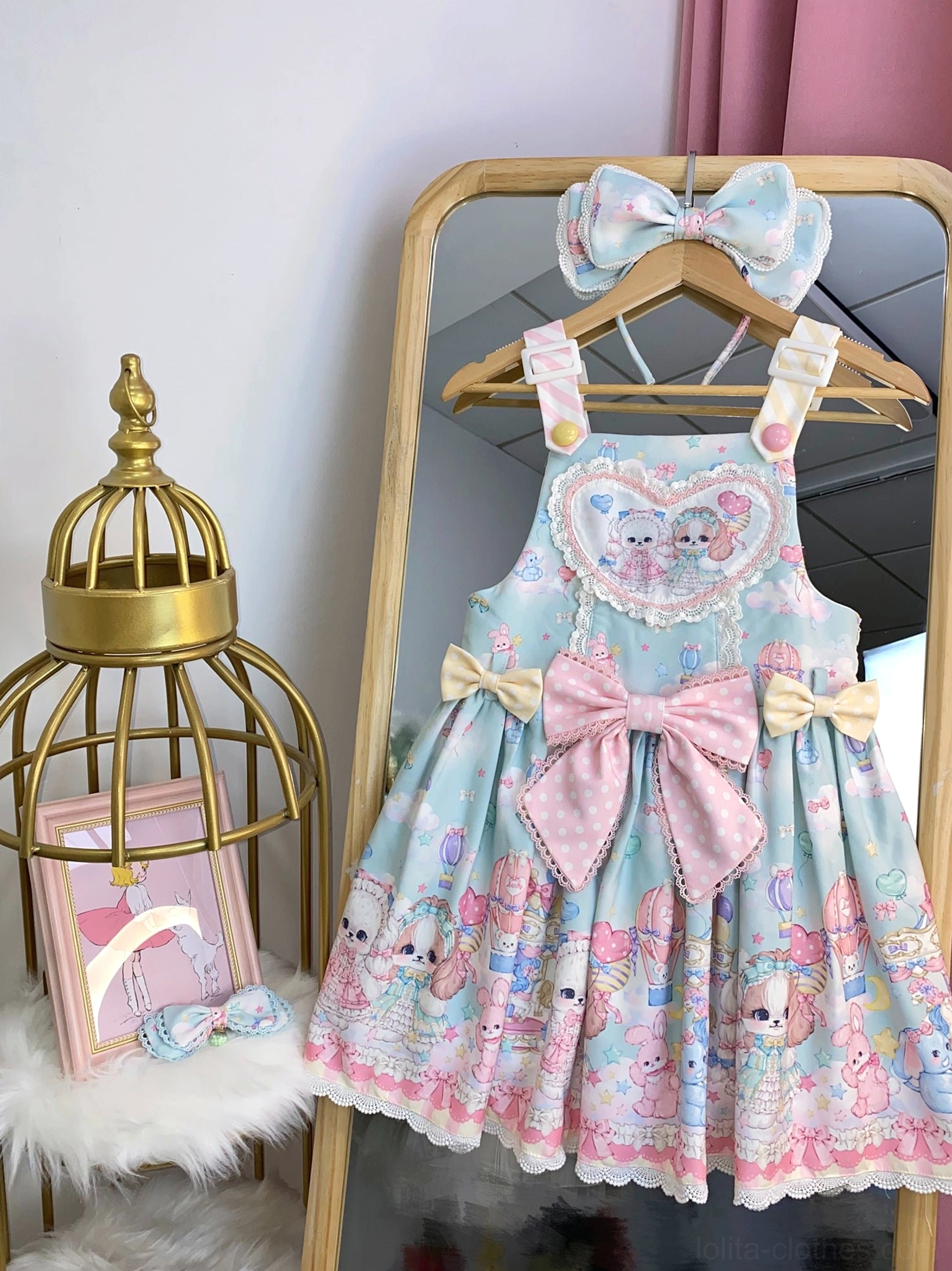 Material and care information for puppy themed Lolita salopette showing cotton-like outer fabric and 4-way stretch lining specifications