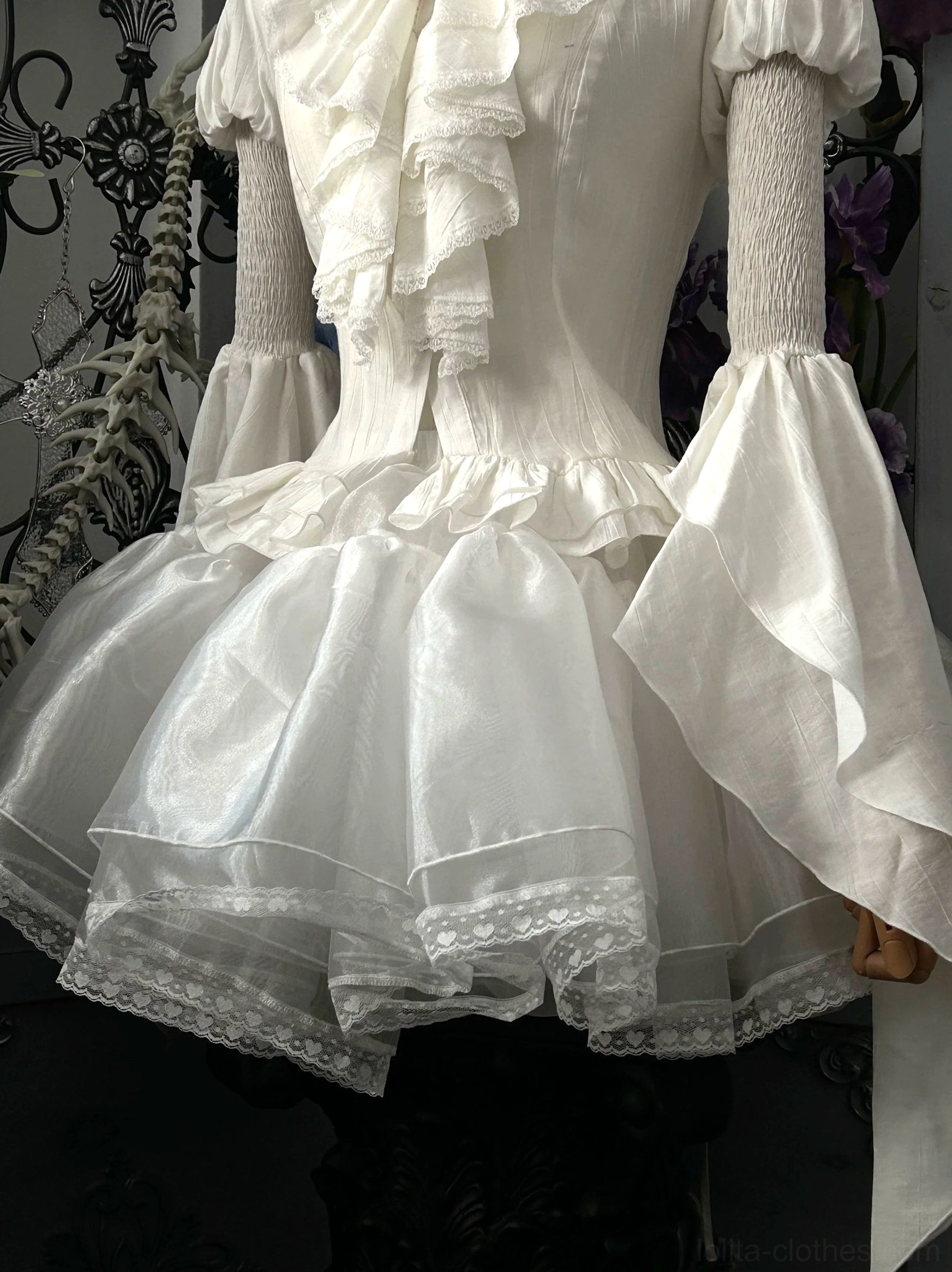 Red Gothic Lolita blouse chiffon variant front close view stand collar ruffled bow puff sleeves detachable irregular bell cuffs