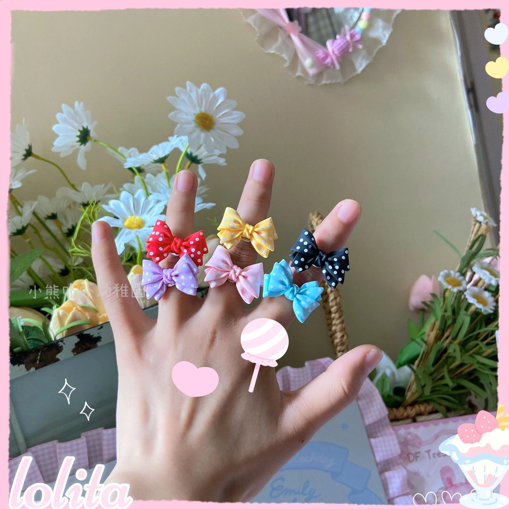 Red vibrant sweet lolita bowknot statement ring showcasing bold color option for gothic lolita and mixed-theme lolita coordinates and fashion styling