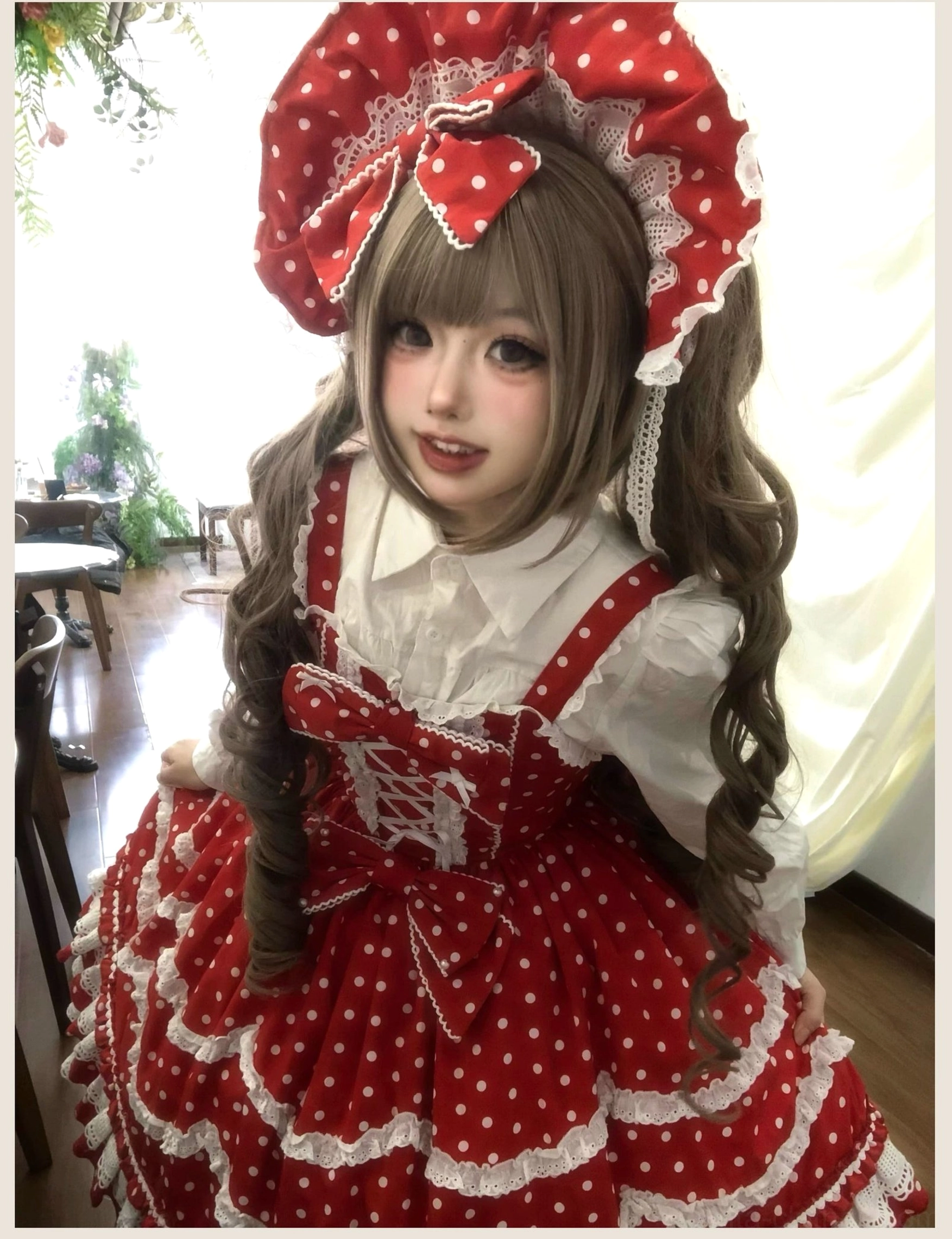 Red white polka dot lolita jumper skirt jsk bodice waist cinch design adjustable shoulder straps back shirring construction detail