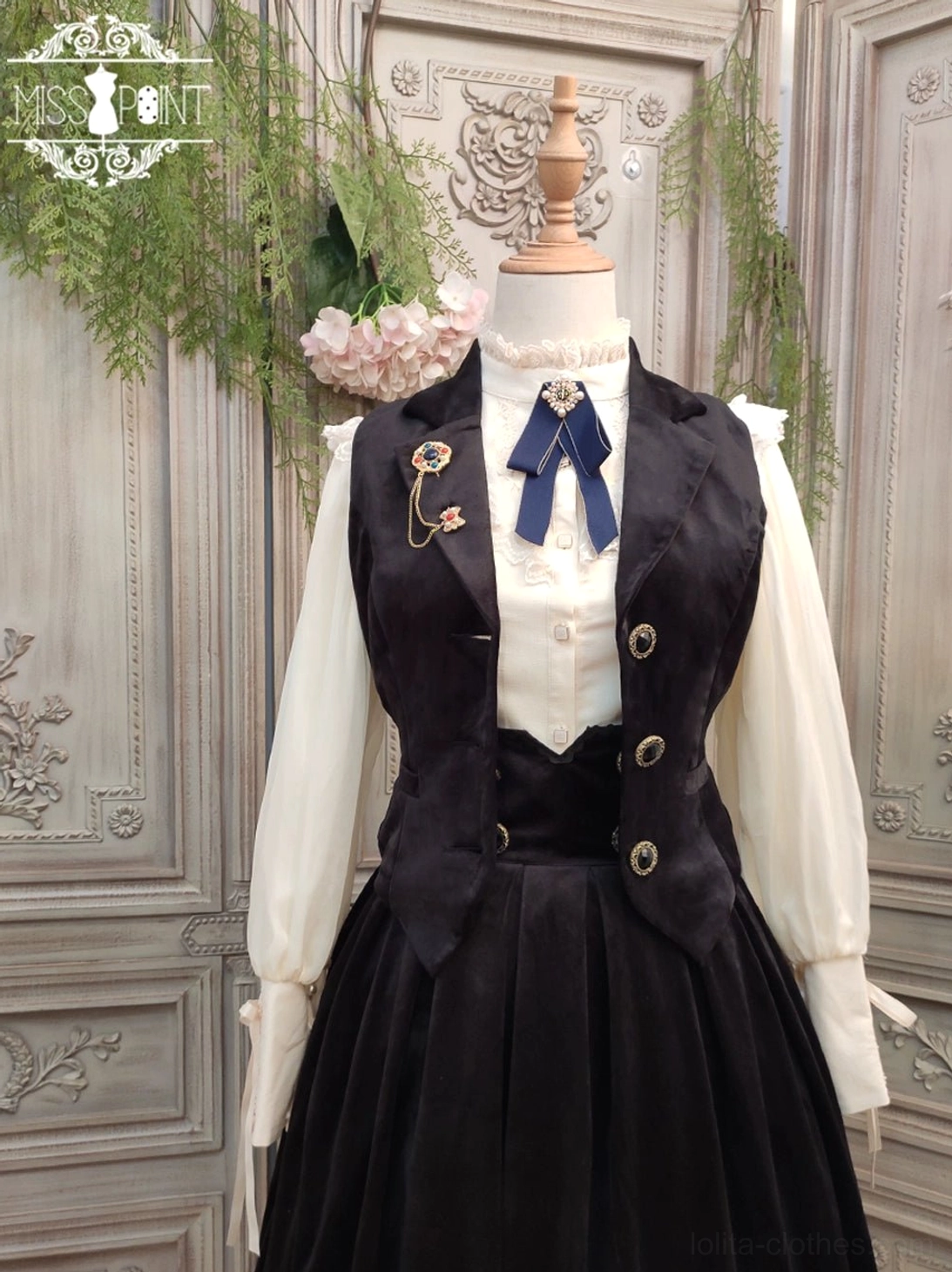 Retro lolita waistcoat convention tea party meet-up ideal wearing occasions