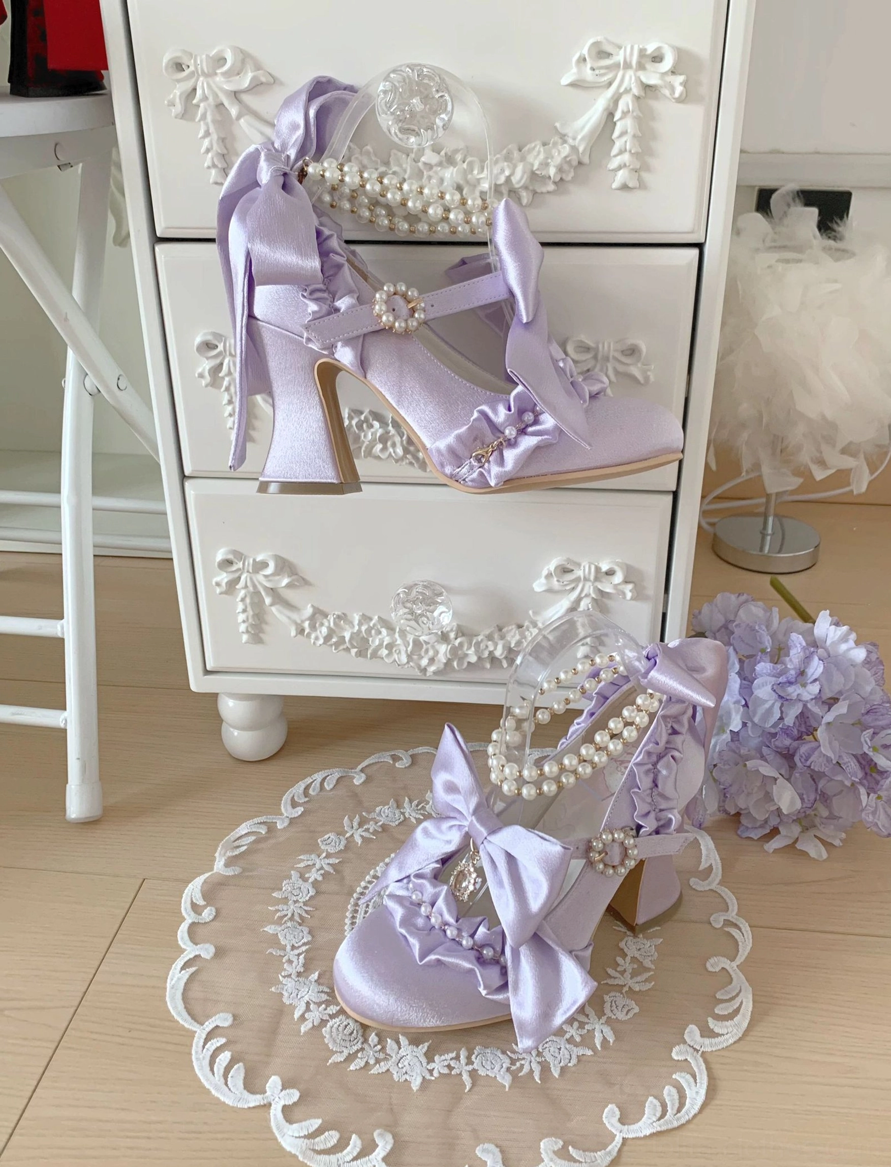Ribbon Anthem Classic Lolita heel shoes demonstrating versatile styling across multiple coordinate types from Classic Gothic to Romantic and Sweet Lolita aesthetics
