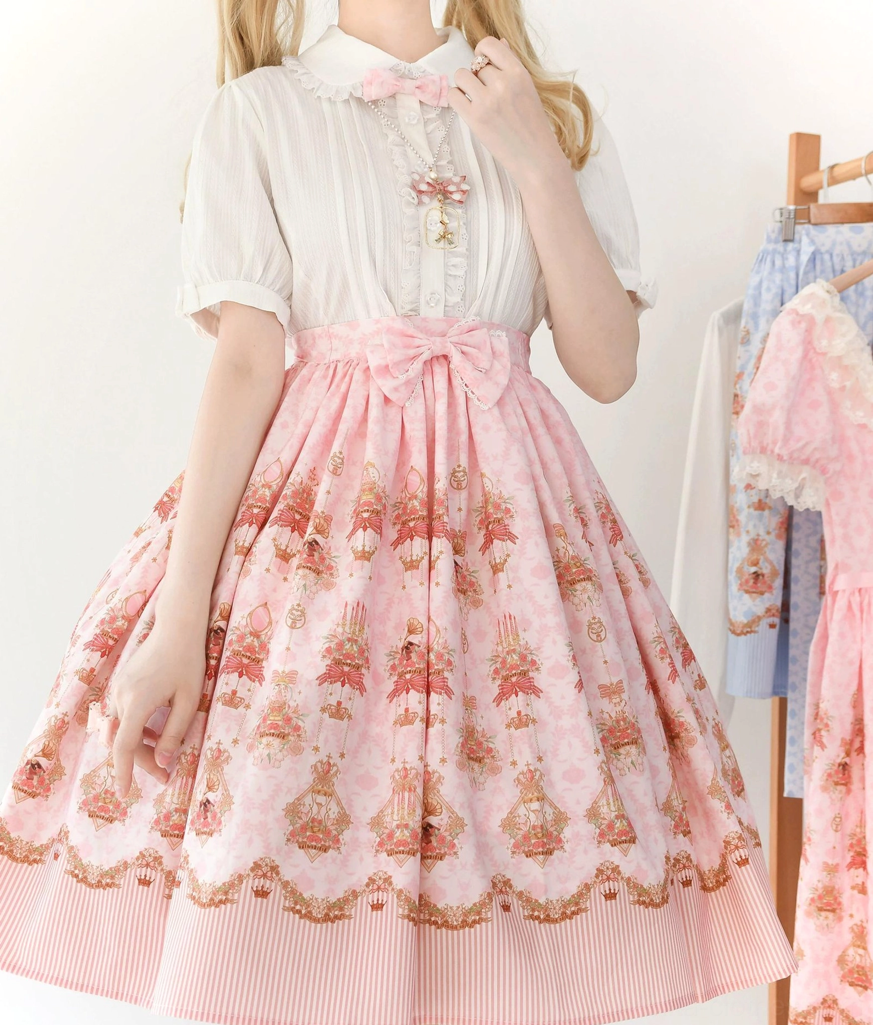 Rose garden bunny lolita blouse printed skirt close-up waist bow detail view