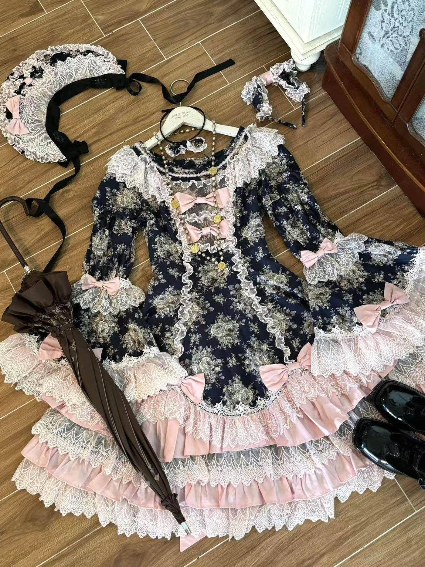Complete Old School Lolita coordinate featuring rose garden OP dress with matching bonnet and accessories