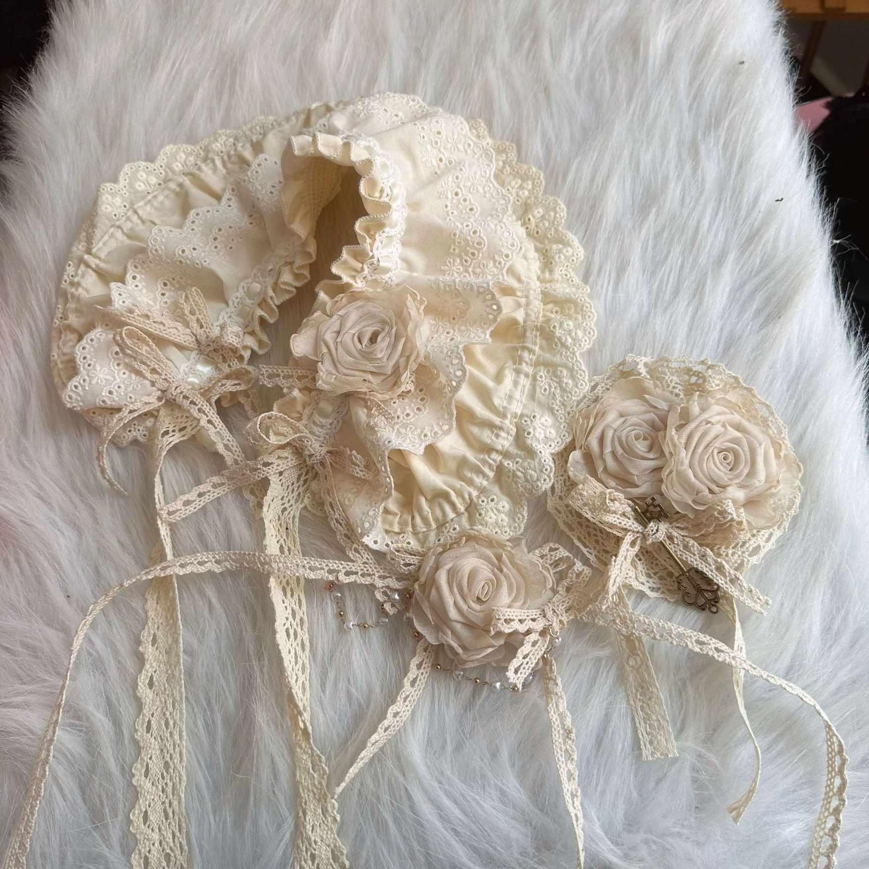 lolita bonnet color options comparison red black beige rose designs styling coordination