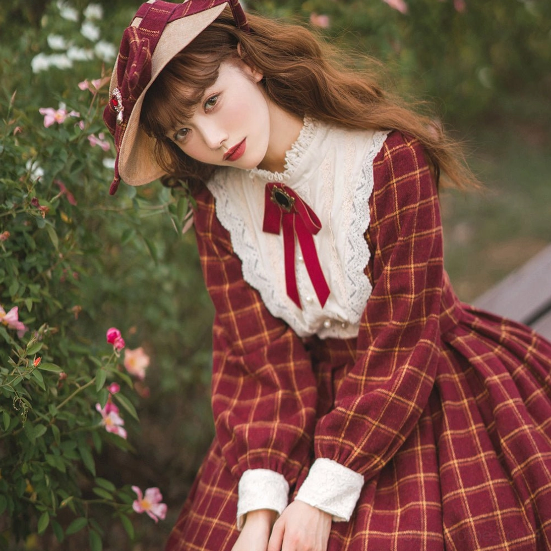 Rose silhouette lolita flat hat detail view, close-up of bow structure with striped detailing and gemstone brooch embellishment
