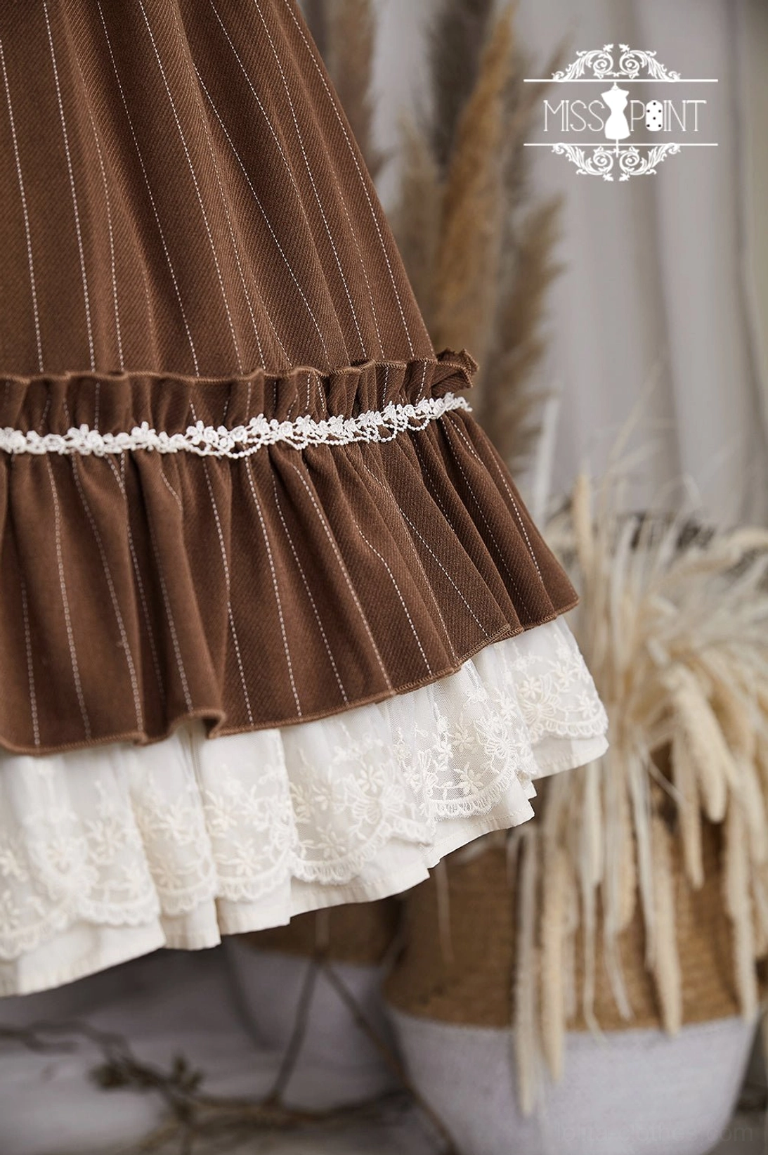 Vintage Classic Lolita one-piece dress fabric blend composition detail showing wool-cotton-polyester material quality and durability