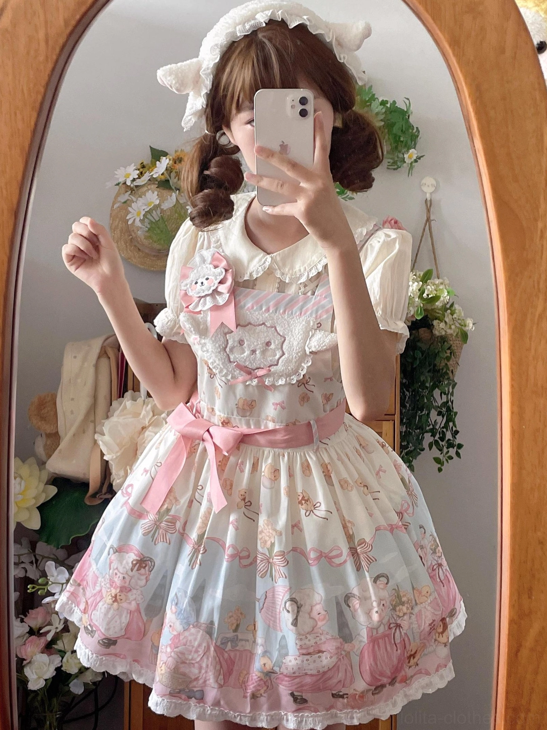Sheep Pattern Waltz Lolita princess dress styling guide accessory suggestions vintage aesthetic complete coordinate