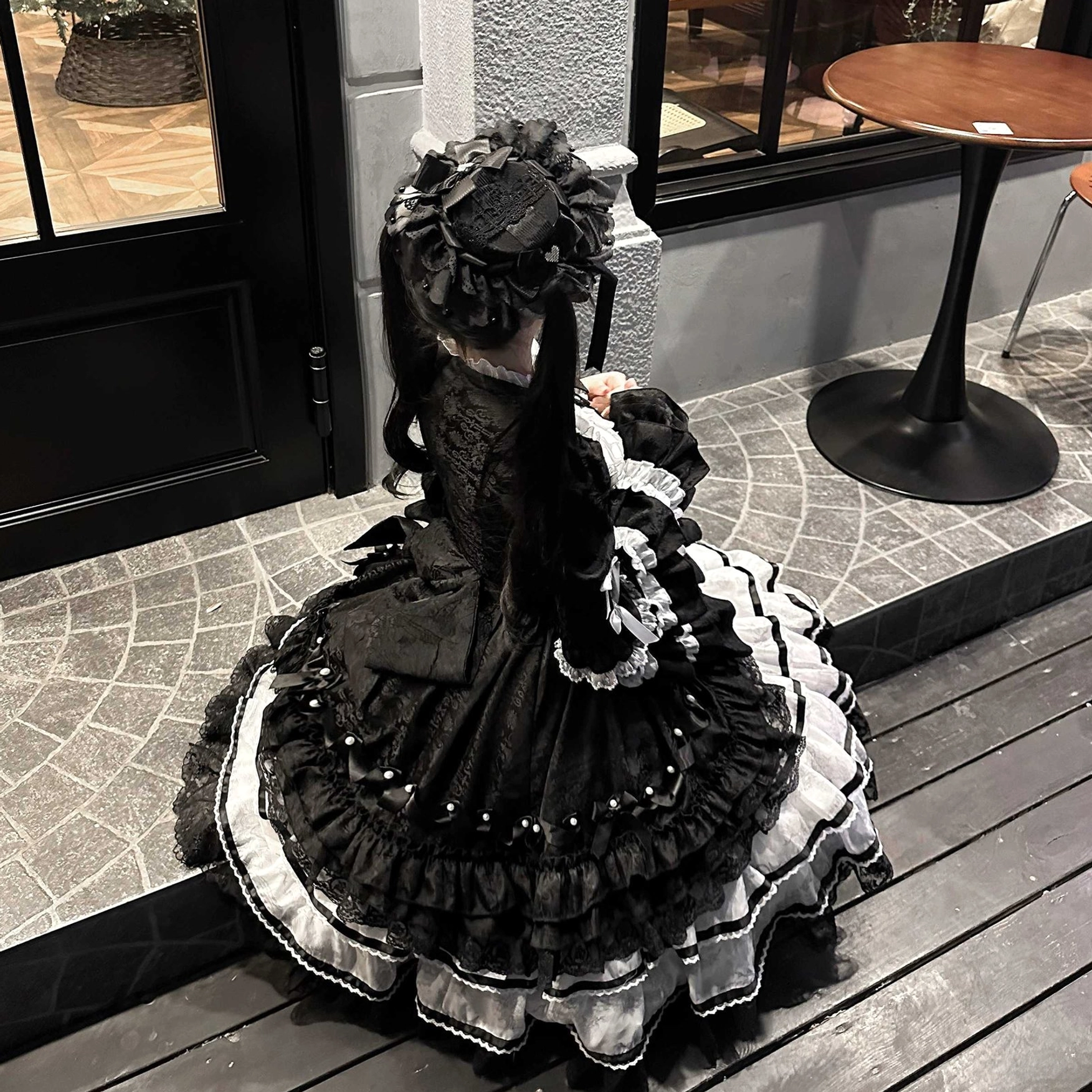 Solo puppet sweet lolita OP dress wearing with mary jane shoes ankle socks traditional lolita footwear styling complete outfit